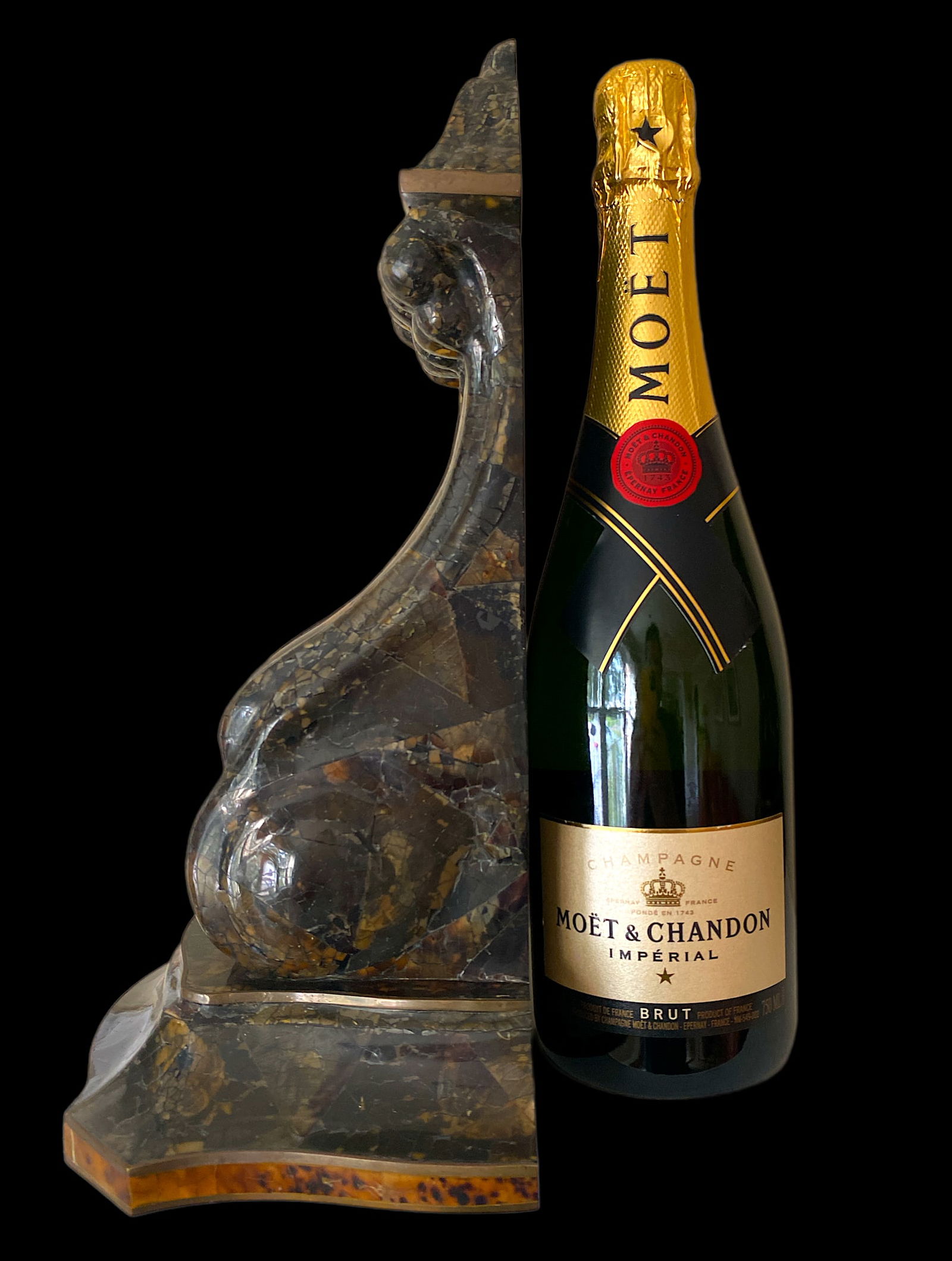 1980s Large Pair of Tessellated Pen Shell and Brass Wall Brackets Attributed to Maitland-Smith - 3