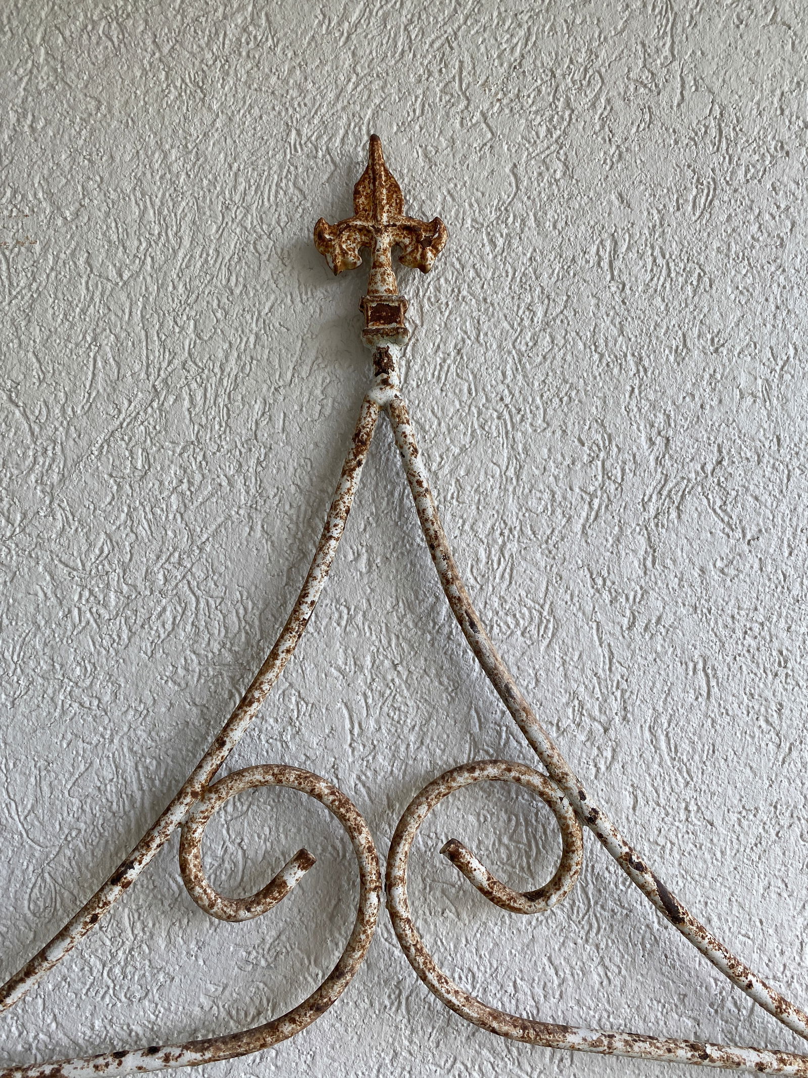 Early 20th Century Monumental French Antique Iron Trellis With Fleur De Lis and Pagoda Details - A P - 10