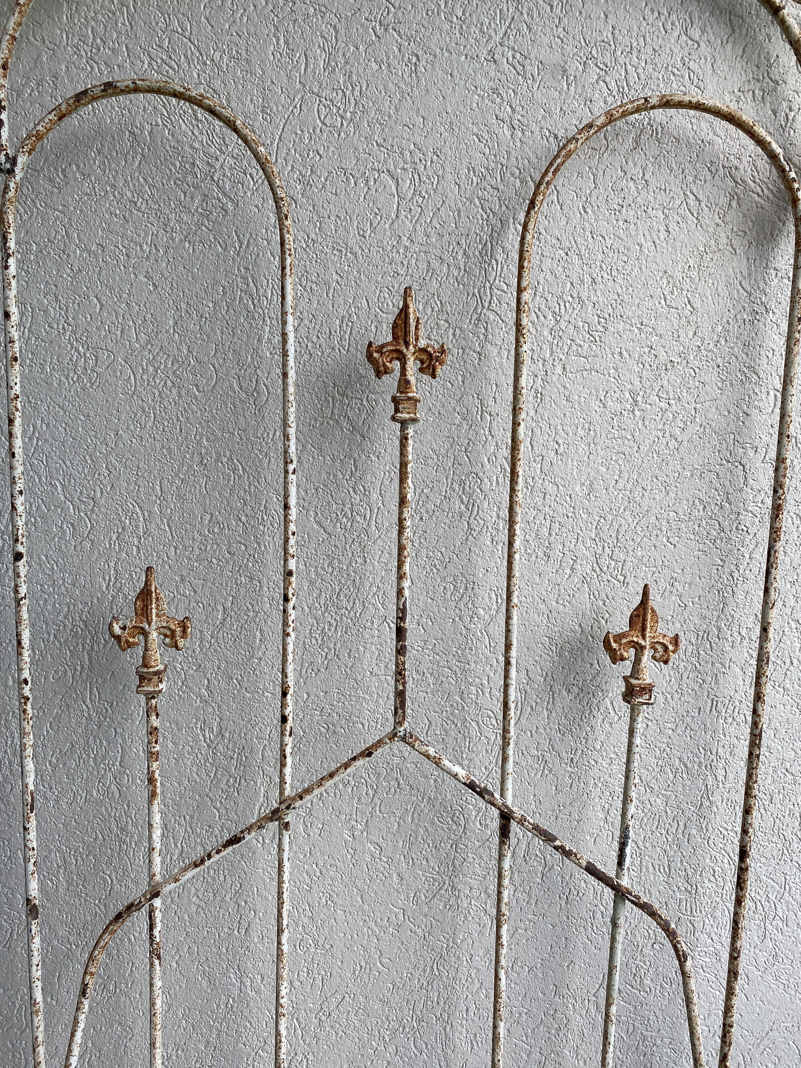 Early 20th Century Monumental French Antique Iron Trellis With Fleur De Lis and Pagoda Details - A P - 9