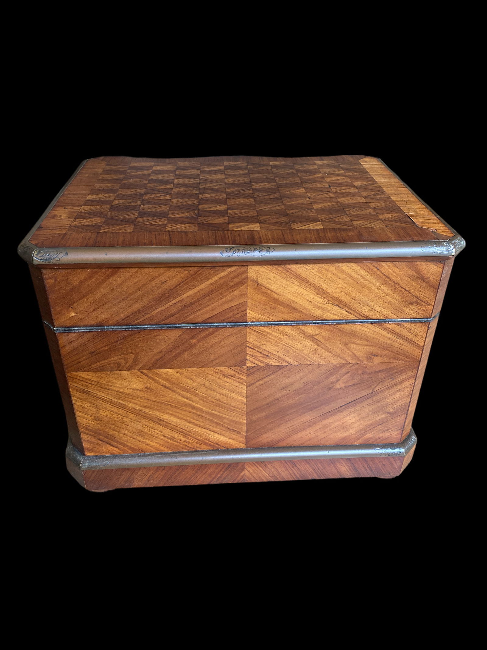 Late 19th Century French Napoleon III Marquetry Tantalus Cellarette Liquor Cabinet With Original Cry - 5