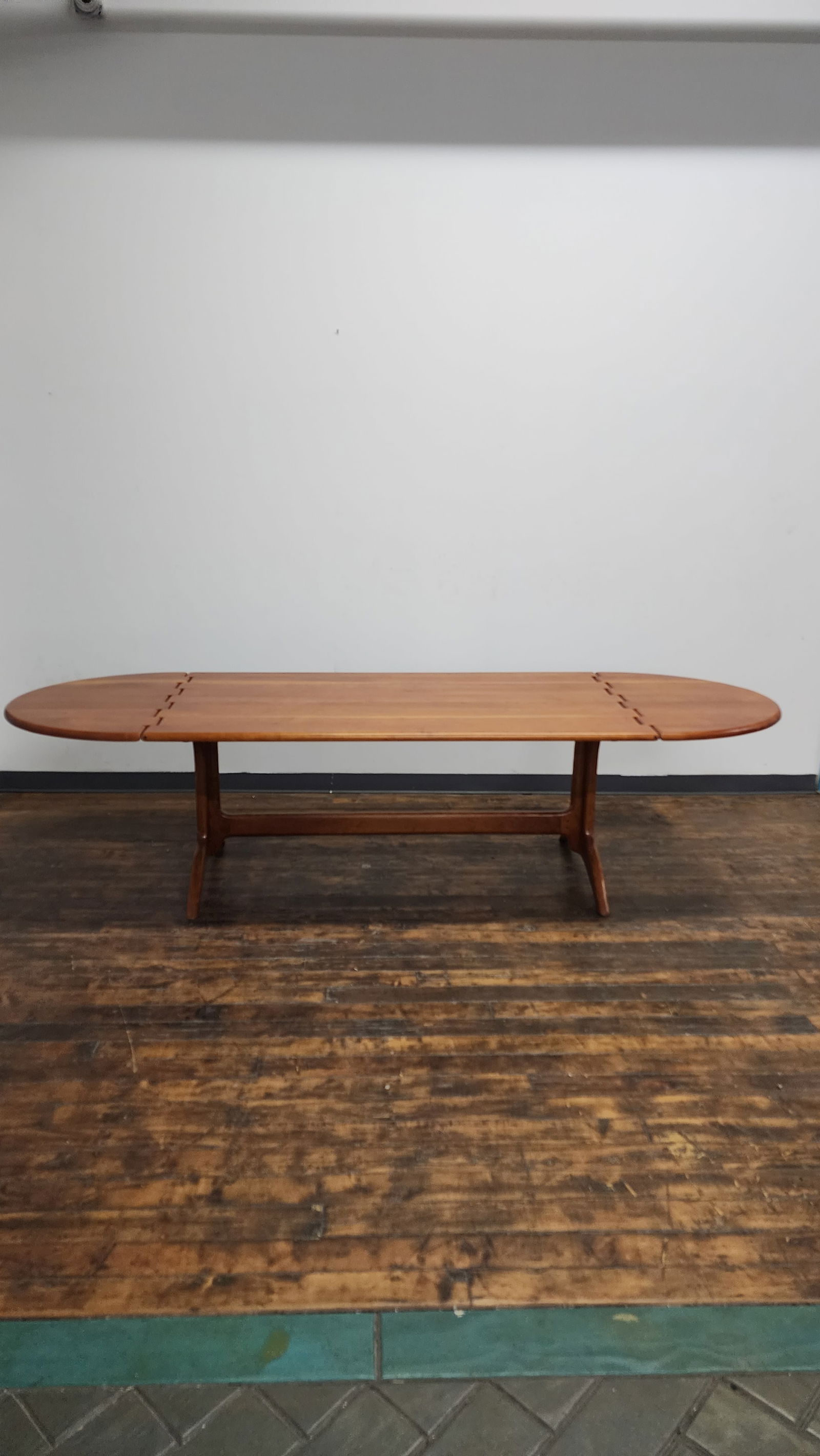 1990s Vintage Sam Maloof Style Cherry Drop Leaf Dining Table. - 10