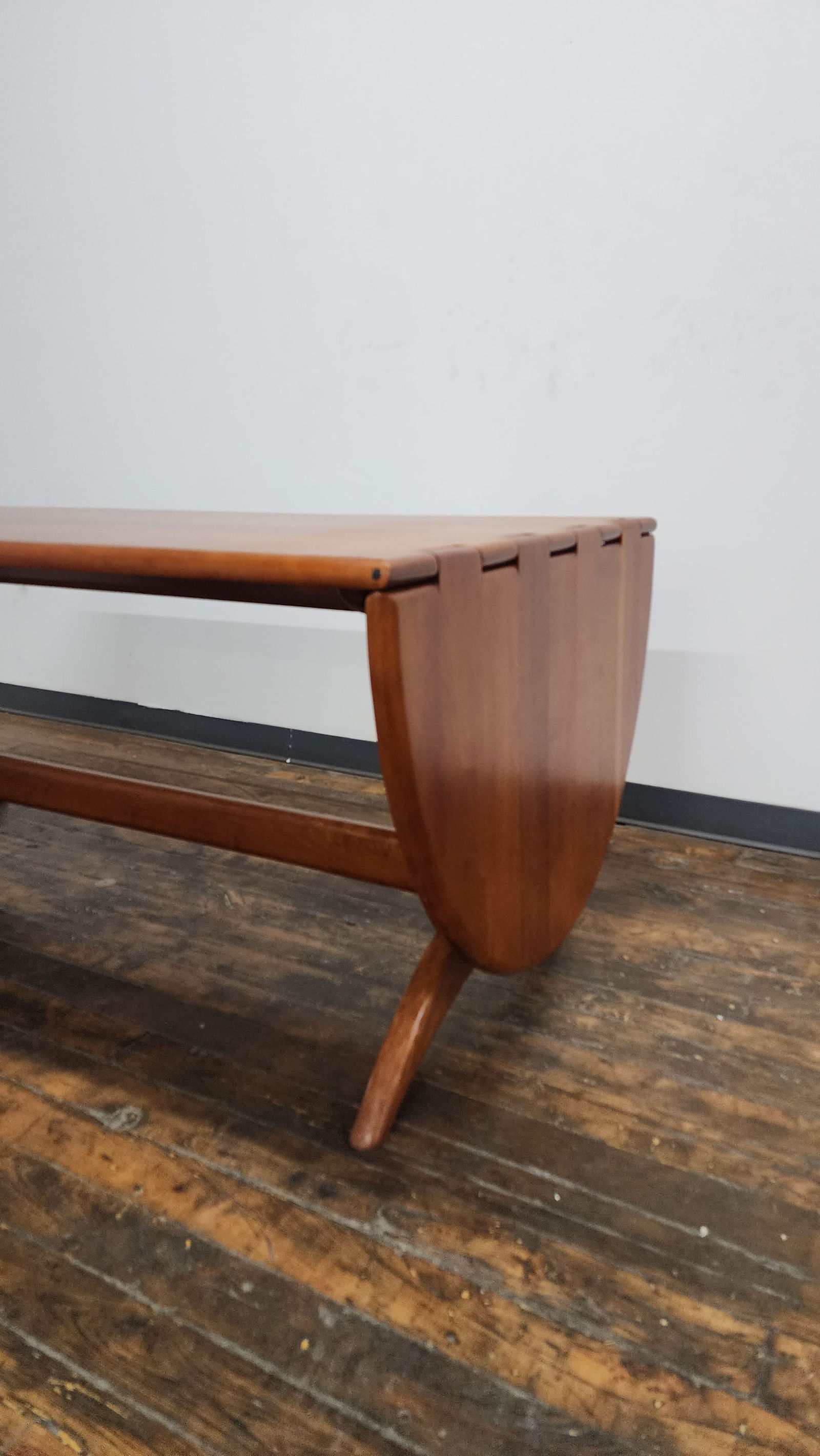 1990s Vintage Sam Maloof Style Cherry Drop Leaf Dining Table. - 2