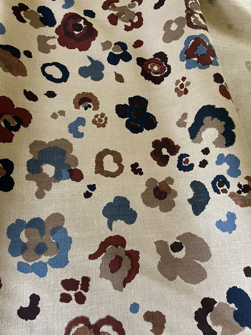 David Hicks "Ambrosia Rose" Linen for Lee Jofa Groundworks - 5 Yards: 1st quality Lee Jofa Groundworks fabric, "Ambrosia Rose" by David Hicks. Modern abstract floral print on linen with in the color "Natural / Blue" with a fresh color palette of maroons, blues, and
