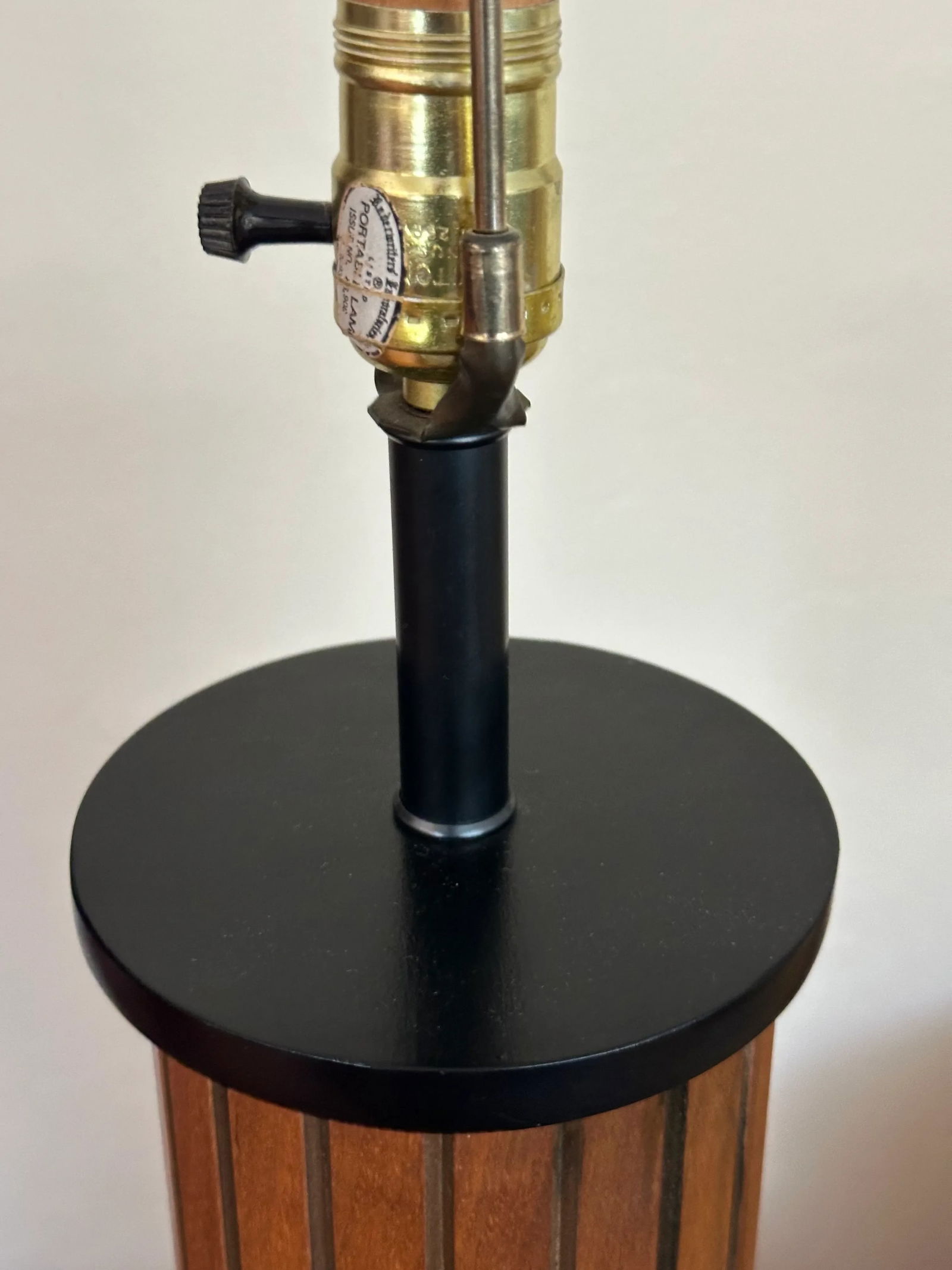 Vintage Gruvwood Table Lamp - 11