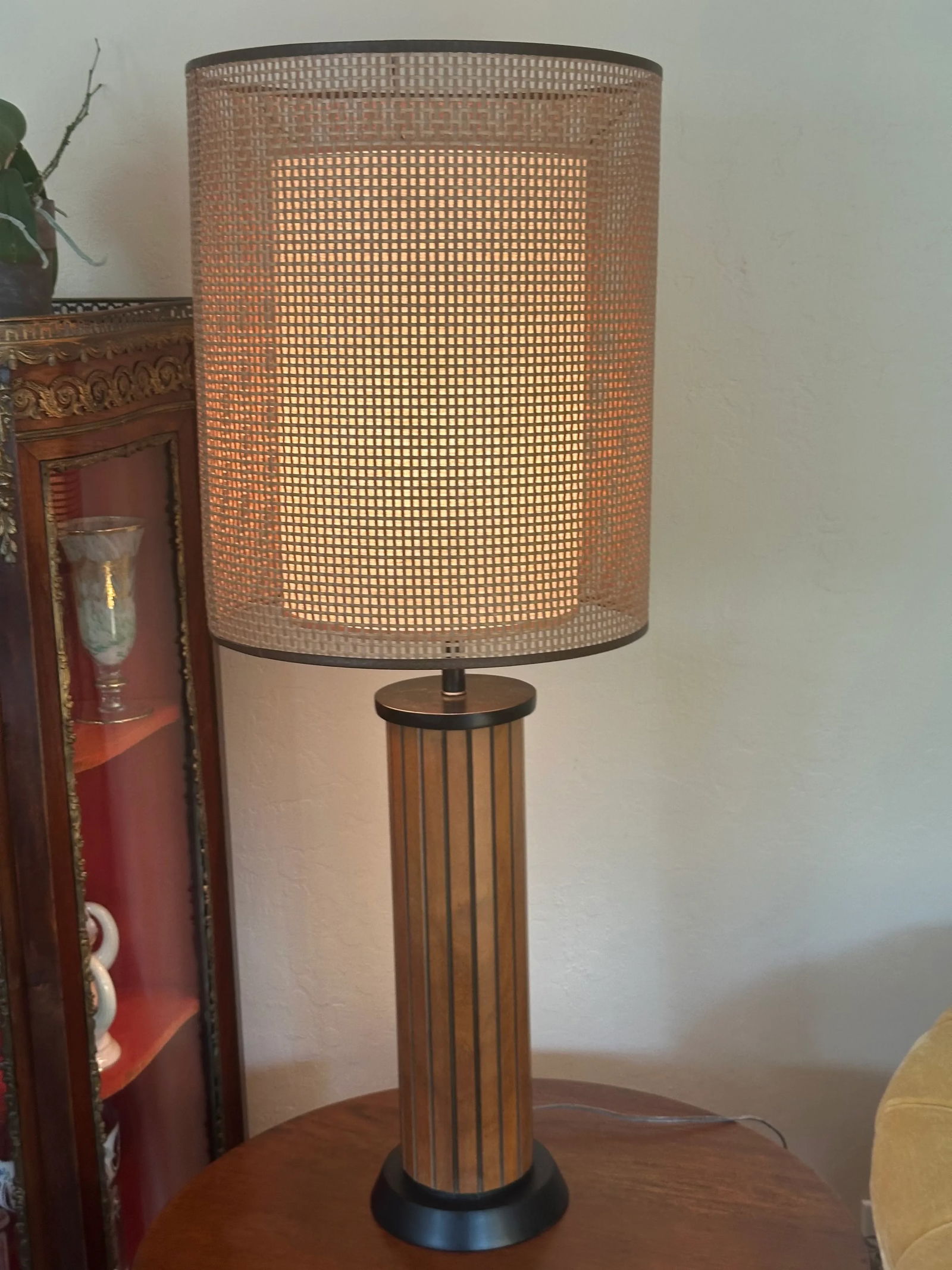 Vintage Gruvwood Table Lamp - 2