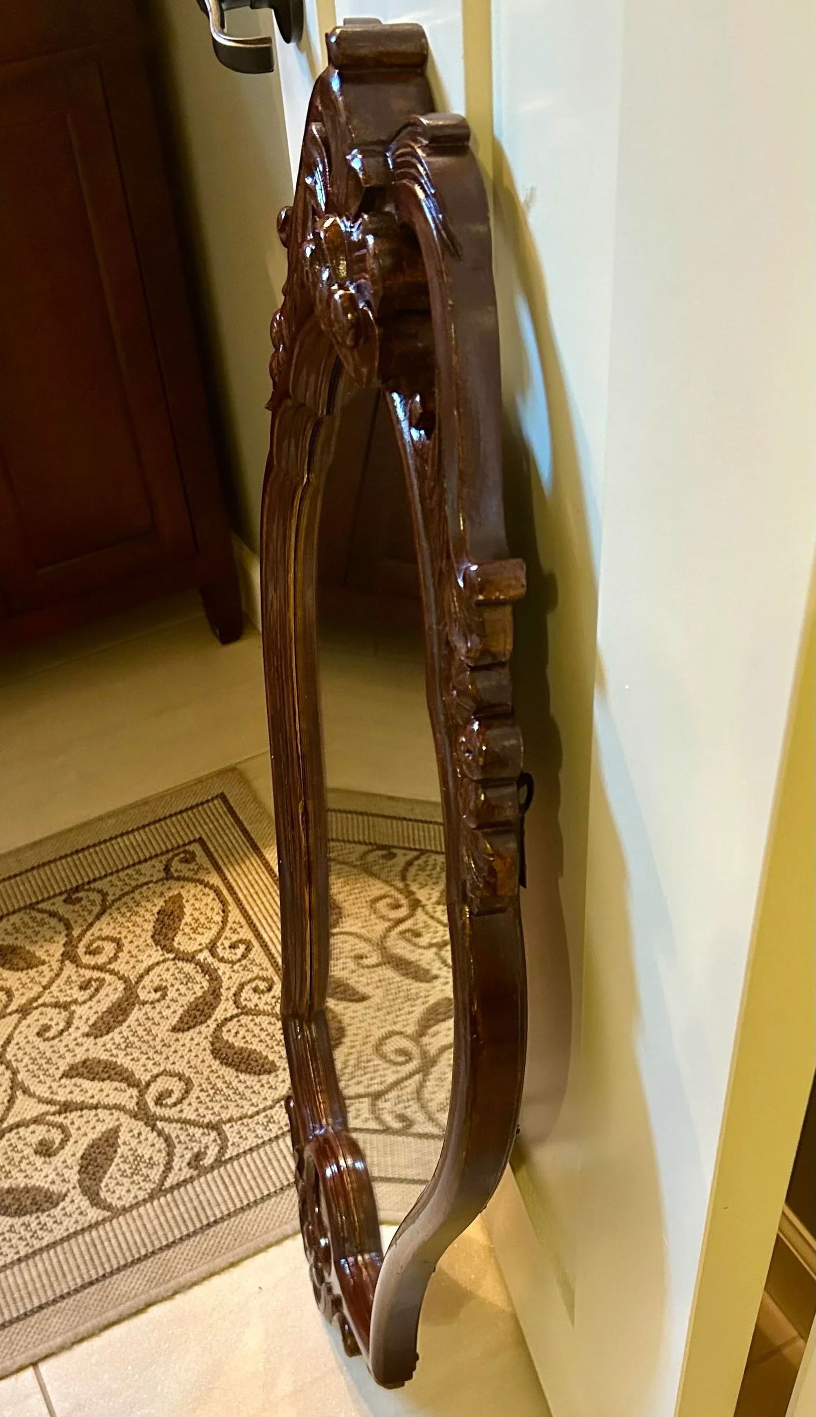 Circa 1940s Vintage Rococo Style Mirror with Carved Floral Motifs, In the Style of Louis XV - 5