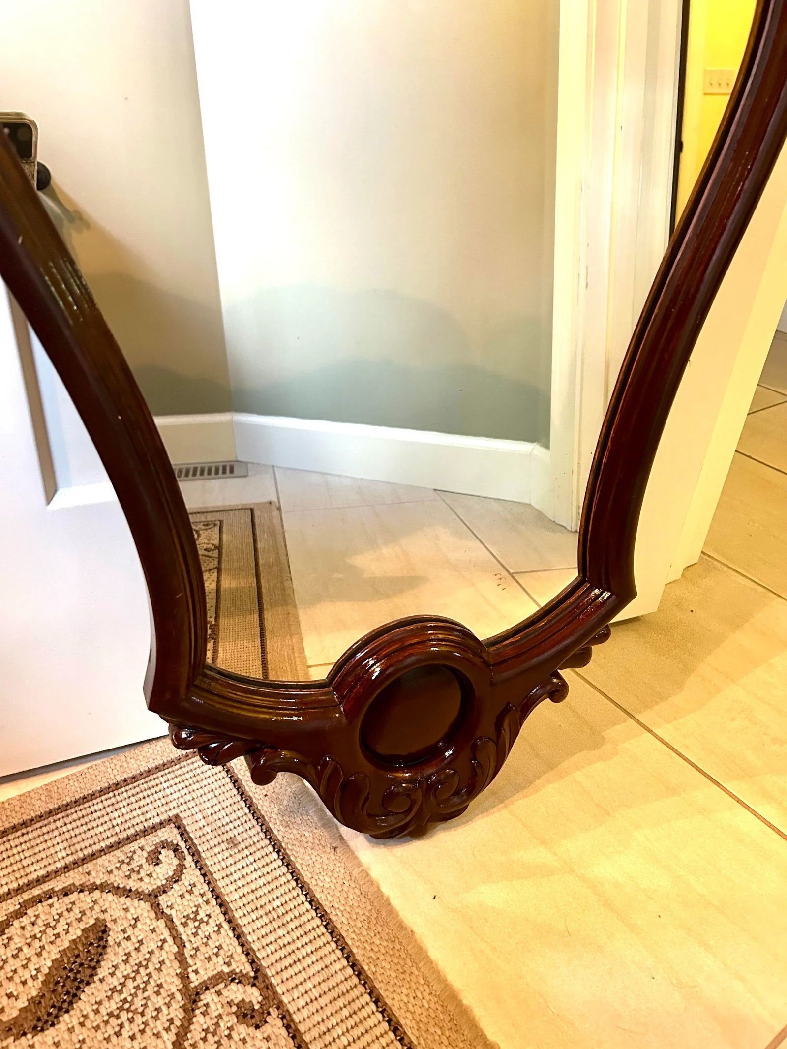 Circa 1940s Vintage Rococo Style Mirror with Carved Floral Motifs, In the Style of Louis XV - 9