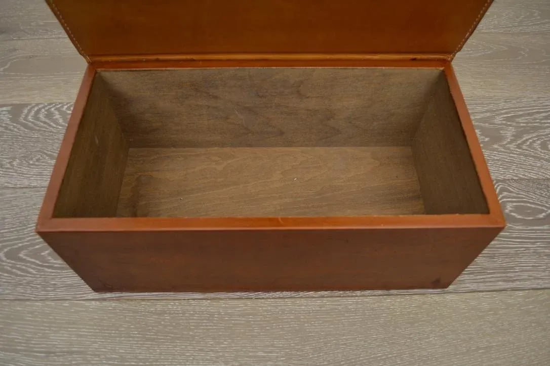 Late 20th Century Large Mid Century Leather Box - 4