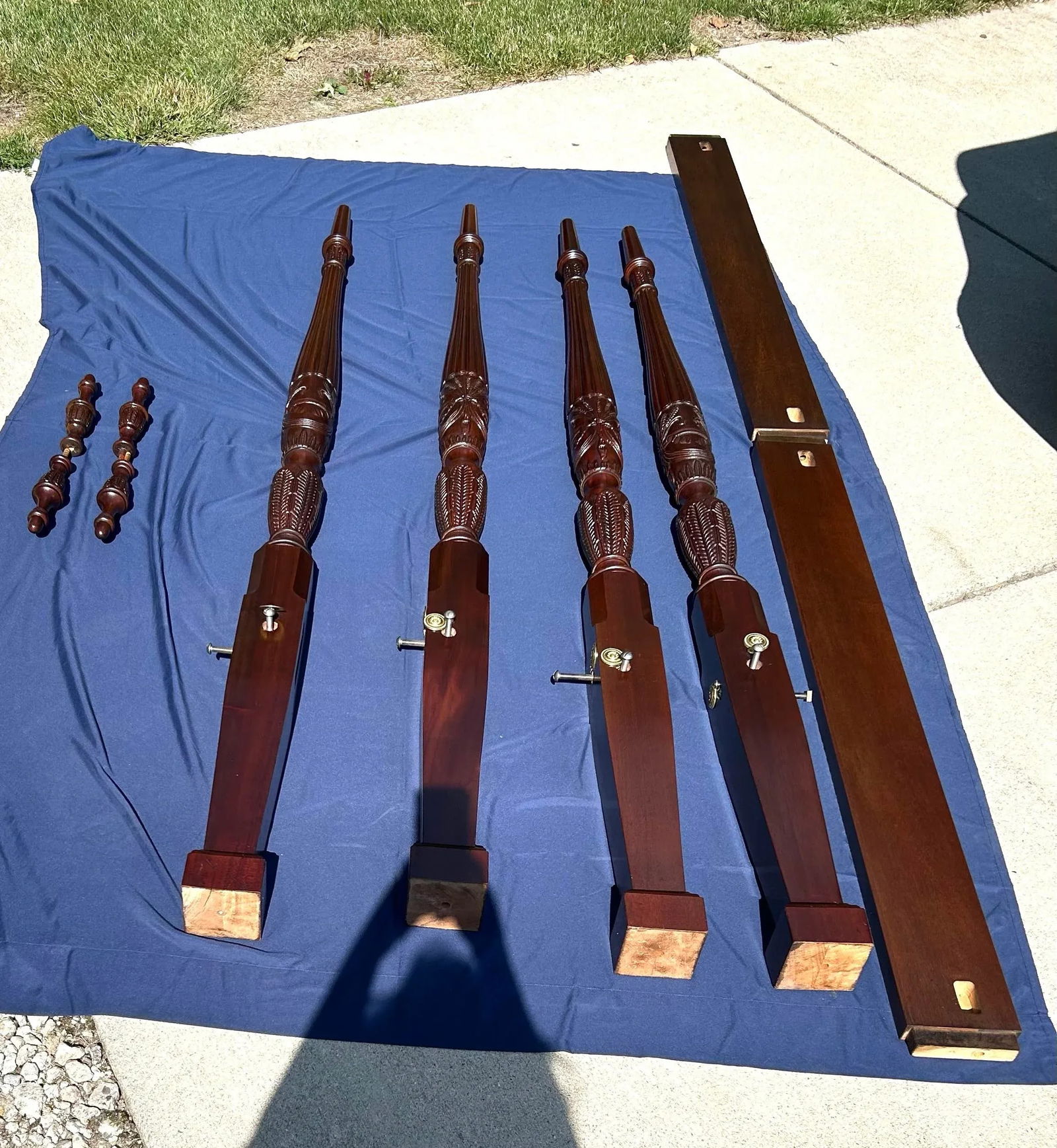 Lexington, Full/Double Size, 4-Poster Cherry Bed, Ornately Carved Rice Design, Reeded Posts, Brass D - 11