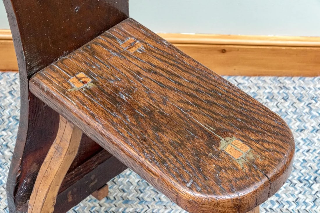 Early 20th Century One of a Kind Artisanal Primitive Hand-Carved Wood Chair - 11