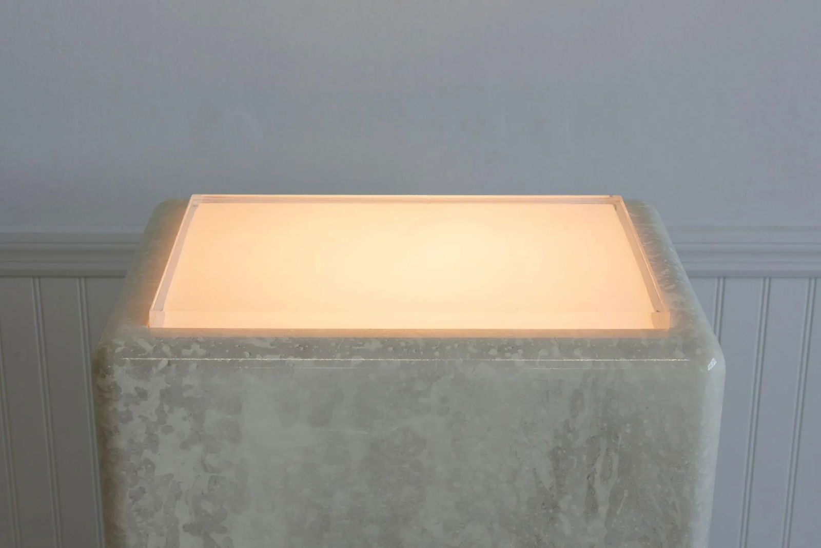 1970s Illuminating Faux Travertine Pedestal - 6