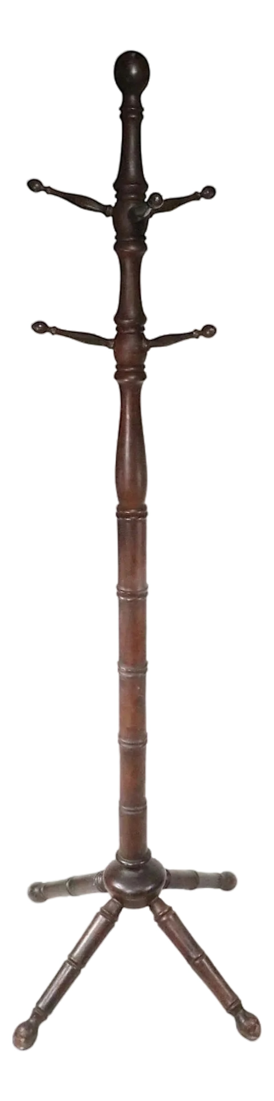Turn of the Century Oak Victorian Arts and Crafts Coat Tree Rack Stand C. 1890/1920: Architectural Victorian, Arts and Crafts style coat tree in solid oak. The stand feature a turned oak vertical post, with solid oak turned pegs, three upper and two lower. This piece is in very fine o