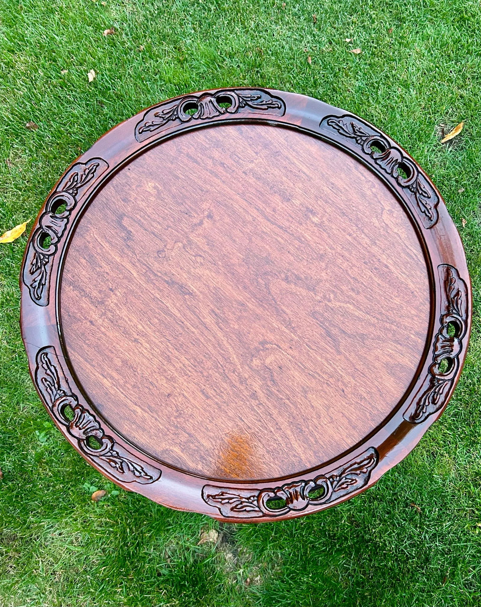 Mahogany, Tea or Side Table, in the Style of 18th Century, Chippendale or Queen Anne Furniture, Eleg - 3