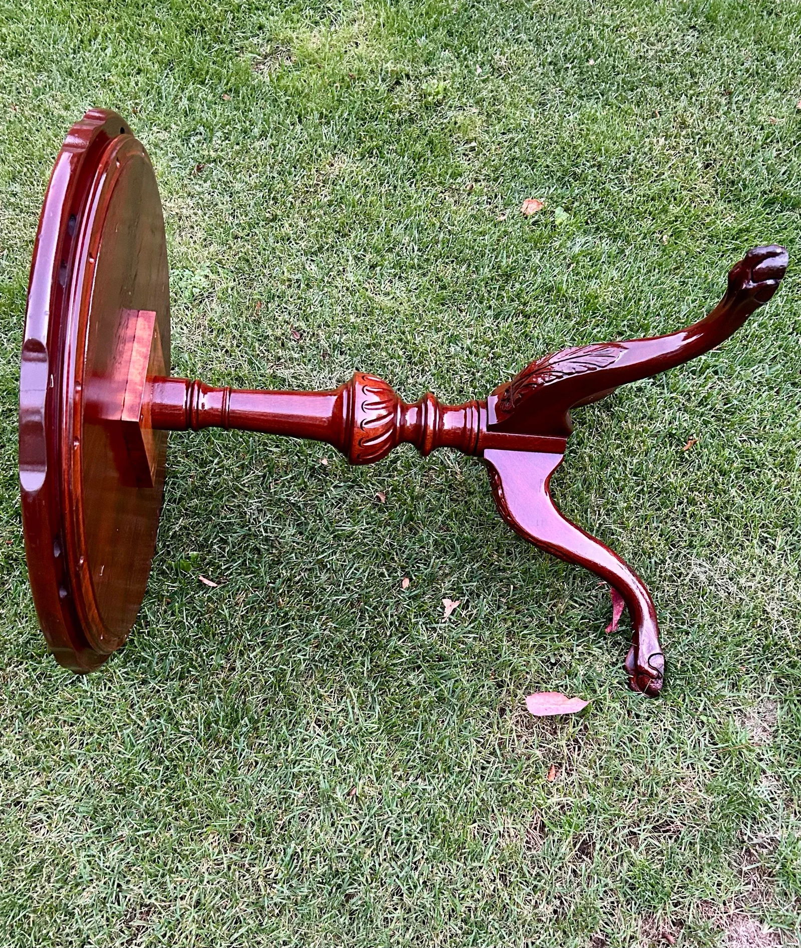 Mahogany, Tea or Side Table, in the Style of 18th Century, Chippendale or Queen Anne Furniture, Eleg - 8
