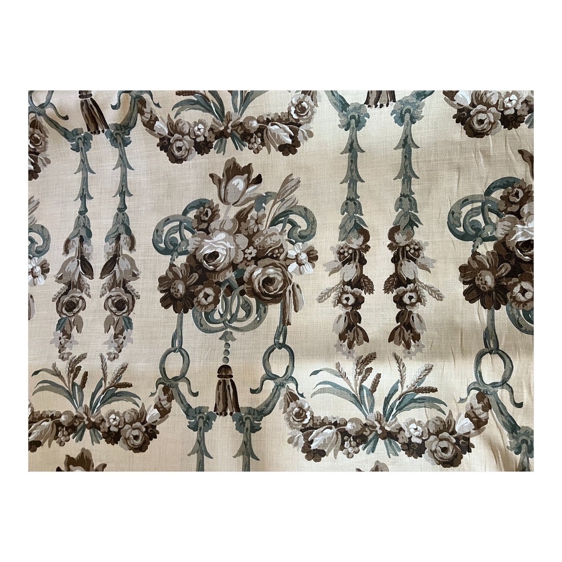 Vintage Clarence House Roses and Garlands Linen Fabric (1 of 3)