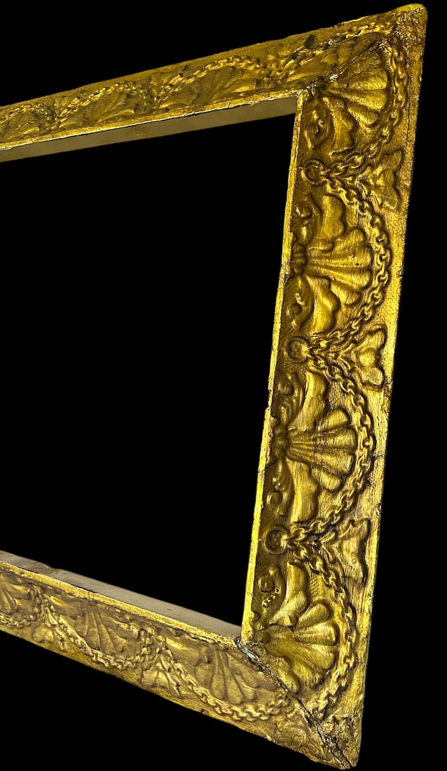 Antique Louis XVI Giltwood Frame With Shell & Garland Detailing, 19th Century - 3