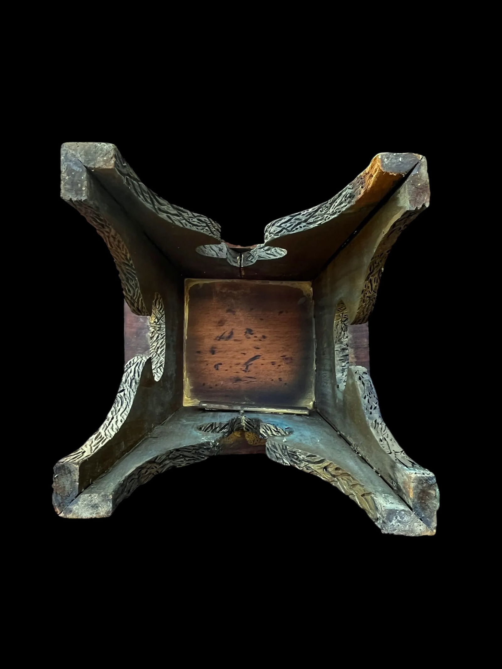 Early 20th Century Hand-Carved Chartreuse Chair With Anemone Motif Attributed to Liberty & Co, Londo - 10