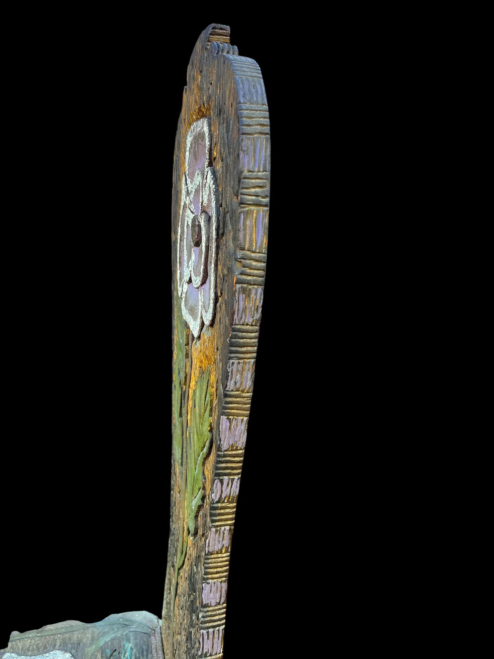 Early 20th Century Hand-Carved Chartreuse Chair With Anemone Motif Attributed to Liberty & Co, Londo - 8