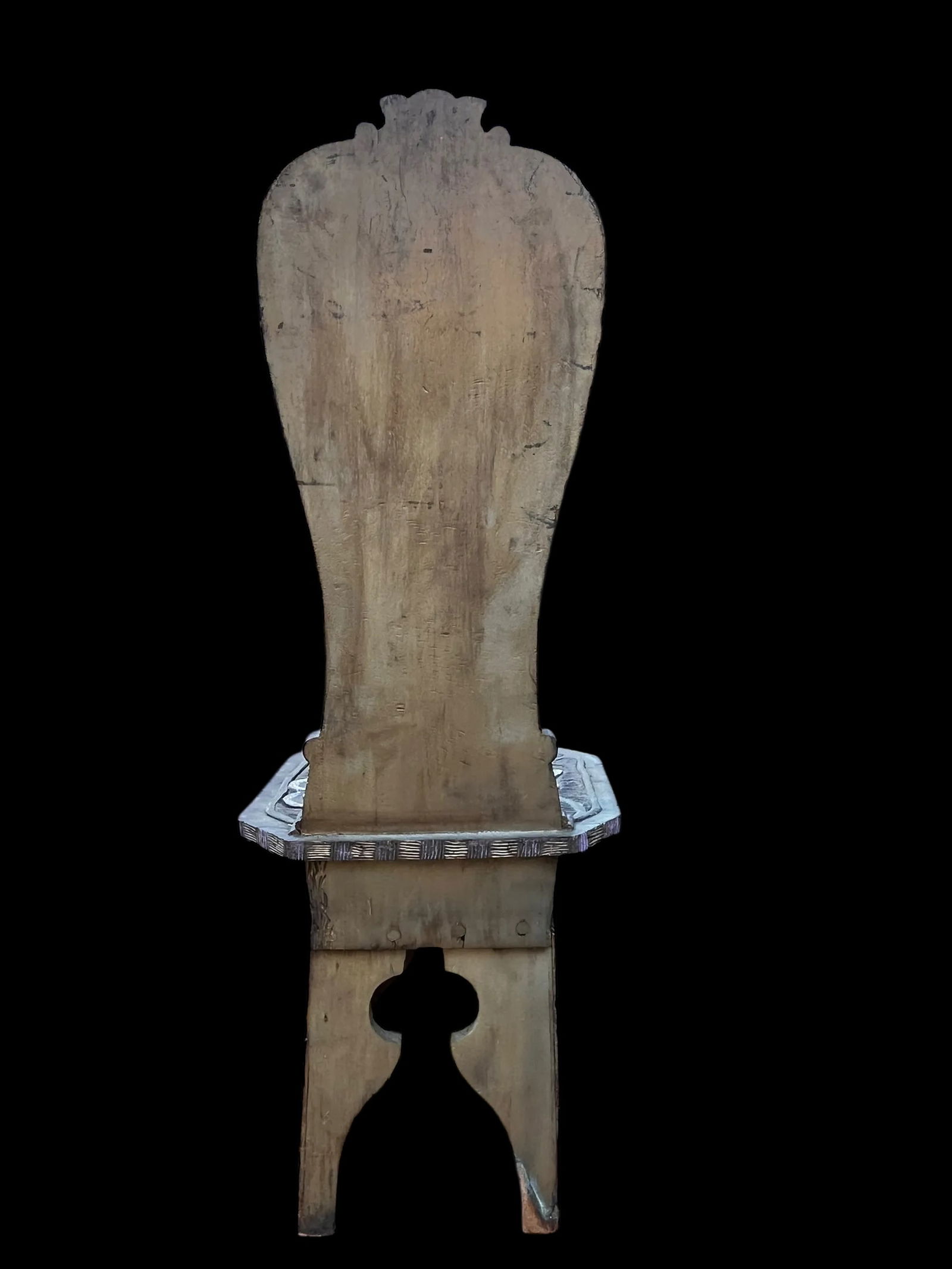 Early 20th Century Hand-Carved Chartreuse Chair With Anemone Motif Attributed to Liberty & Co, Londo - 9