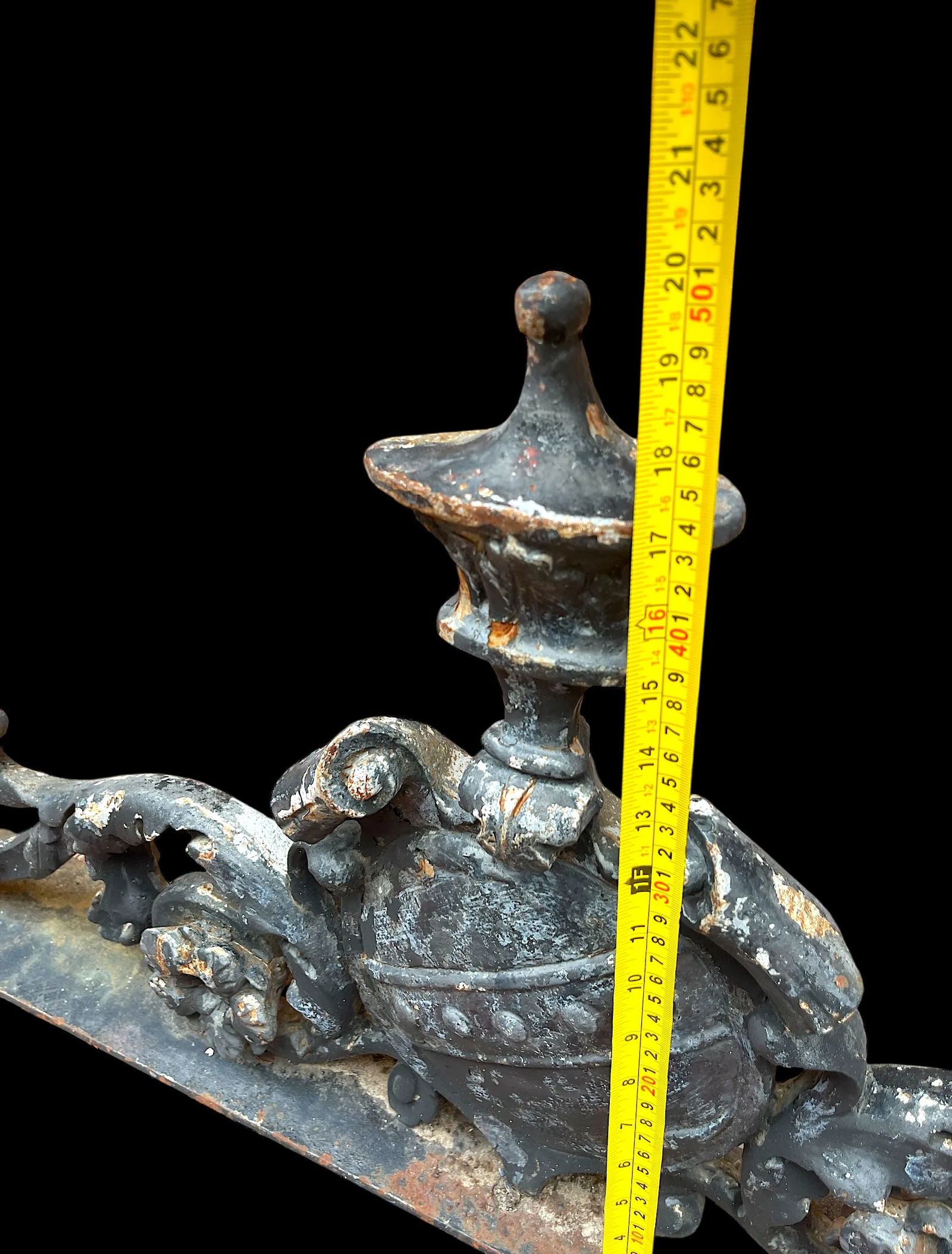 Pair of Antique Cast Iron Architectural Remnant Fragments With Heraldic Crest Motif "” 19th - 17