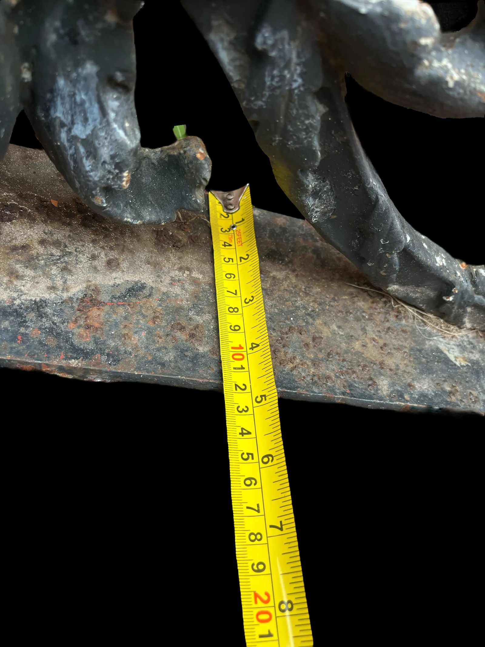 Pair of Antique Cast Iron Architectural Remnant Fragments With Heraldic Crest Motif "” 19th - 18