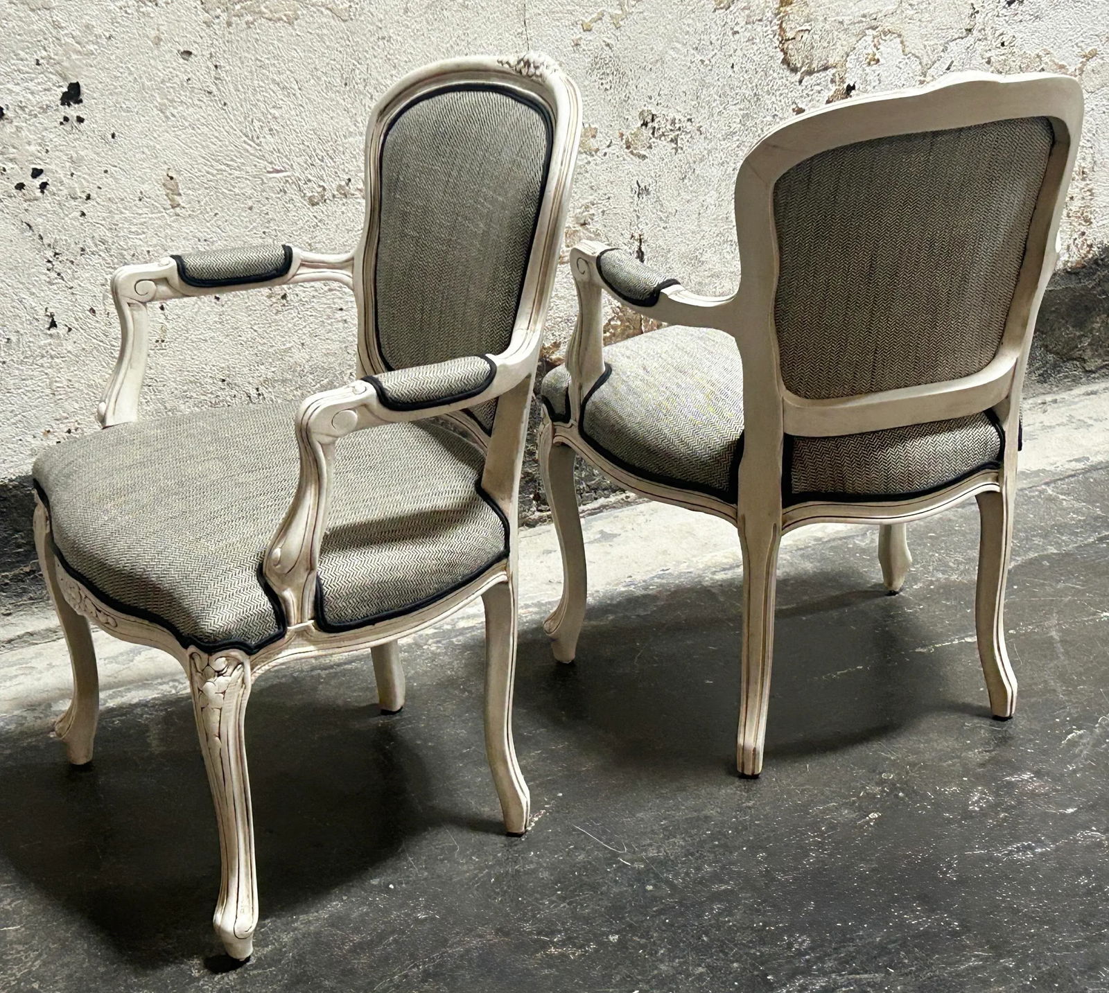 Pair of Vintage Louis XV French Rococo Style Fauteuil Chairs - Fully Restored - 9