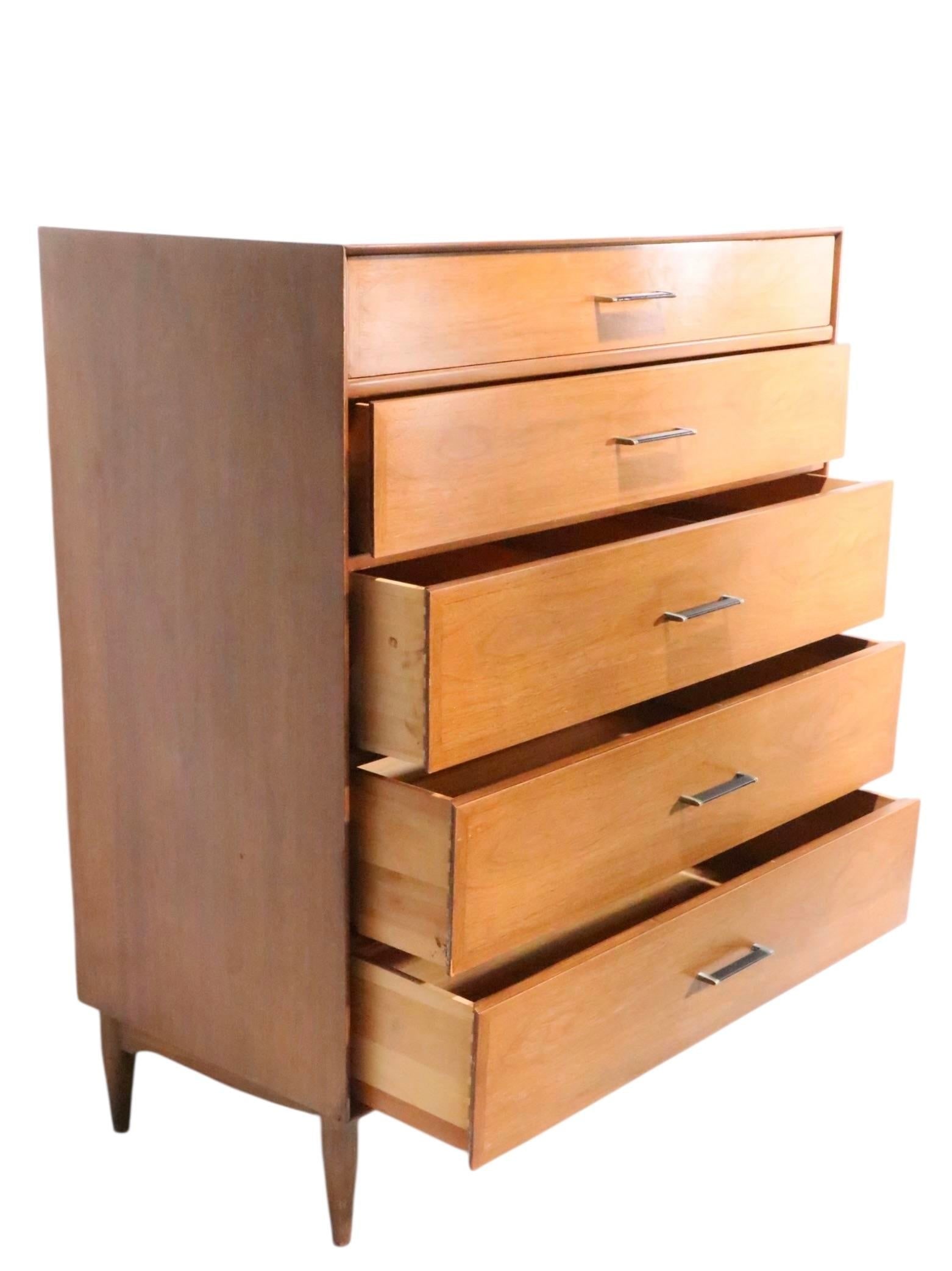 Mid 20th Century Five Drawer Chest Made by Ramseur - 11