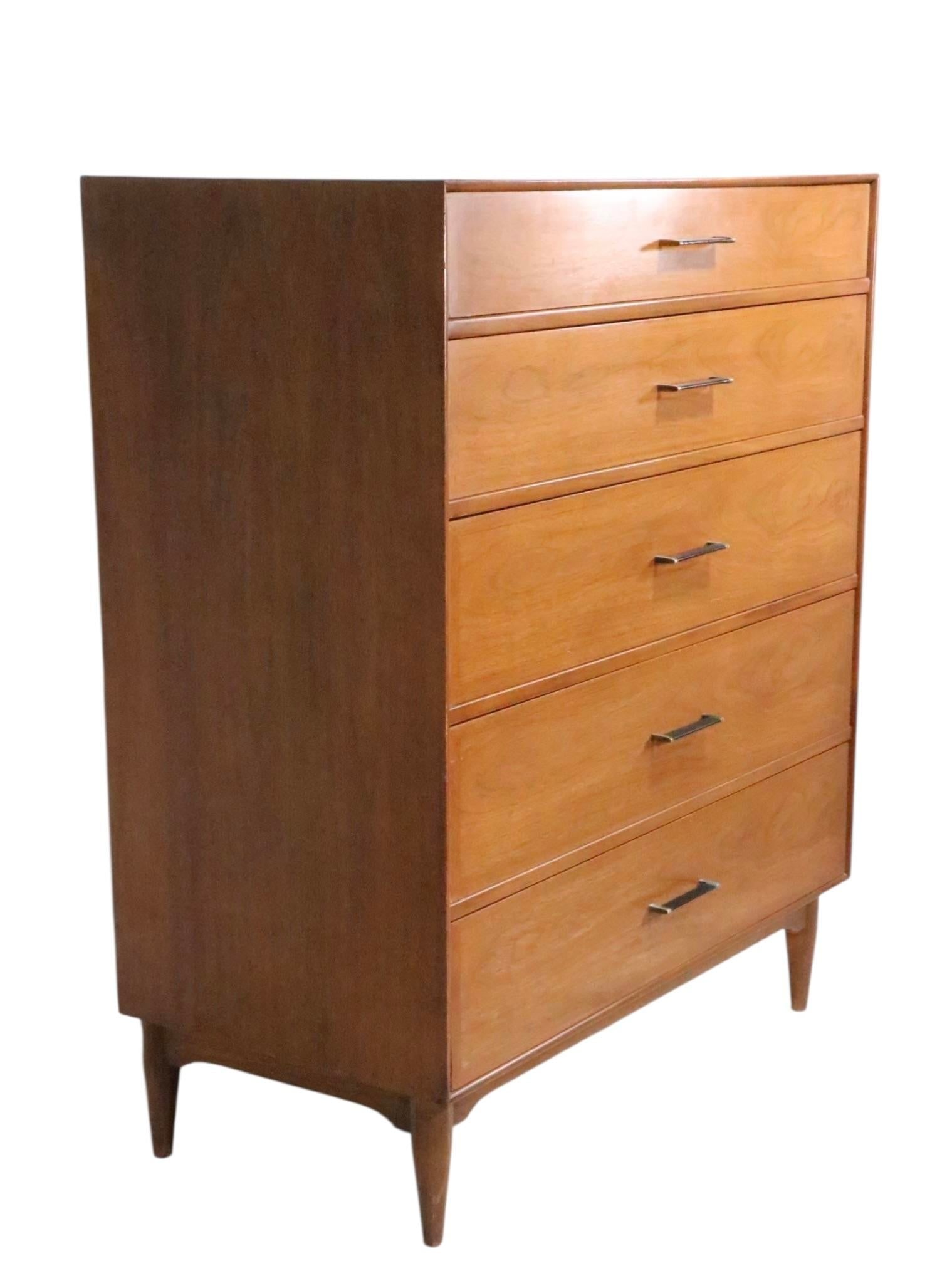 Mid 20th Century Five Drawer Chest Made by Ramseur - 6