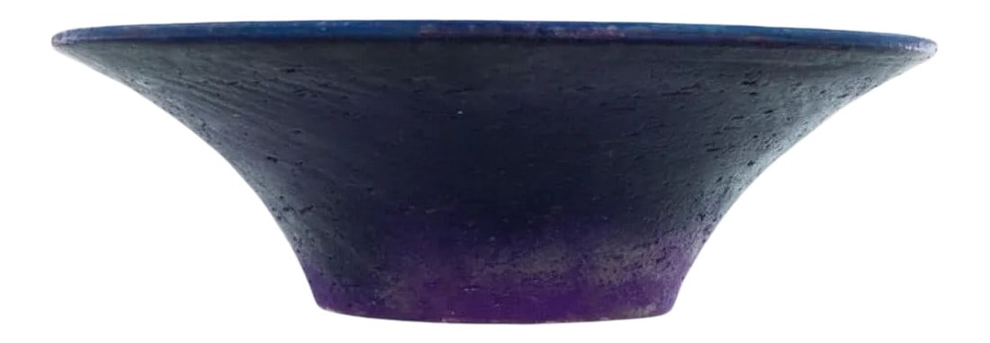1950s Fantoni Ceramic Bowl: Fantoni Ceramic Bowl, graduated colors inside and out makes this technical glaze a trademark of Fantoni. Signed underside Fantoni Italy for Ramor Condition: Alterations: Original Condition Unaltered I
