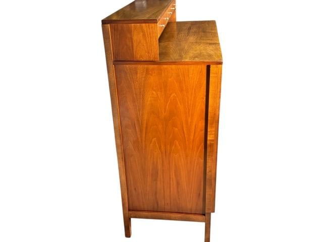 1950s Mid Century Modern Walnut Bedroom Set by West Michigan Furniture C. 1950's Highboy Dresser Wit - 9