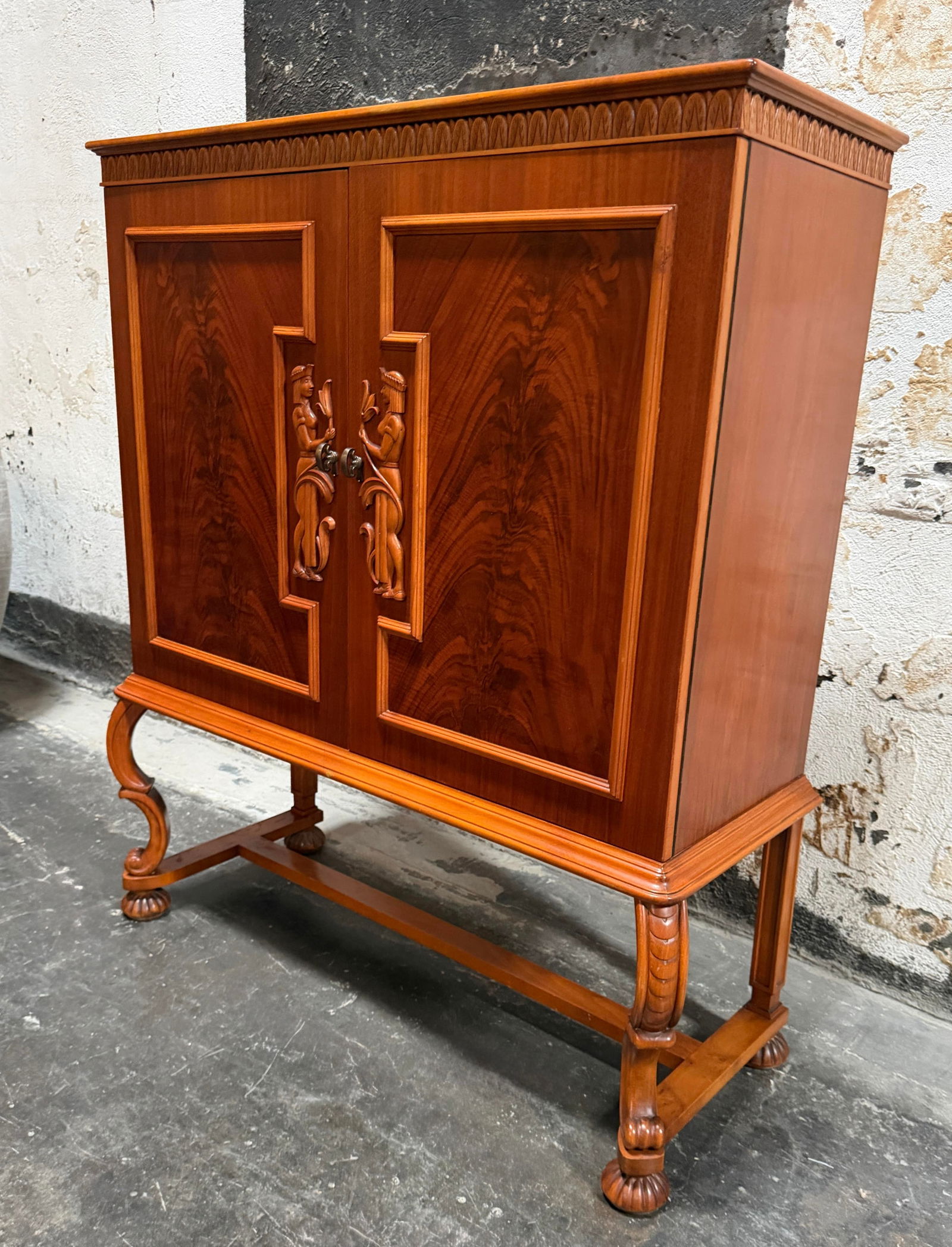 Swedish Grace Hand-Carved Antique Art Deco Bar or Storage Cabinet 1920s - 3