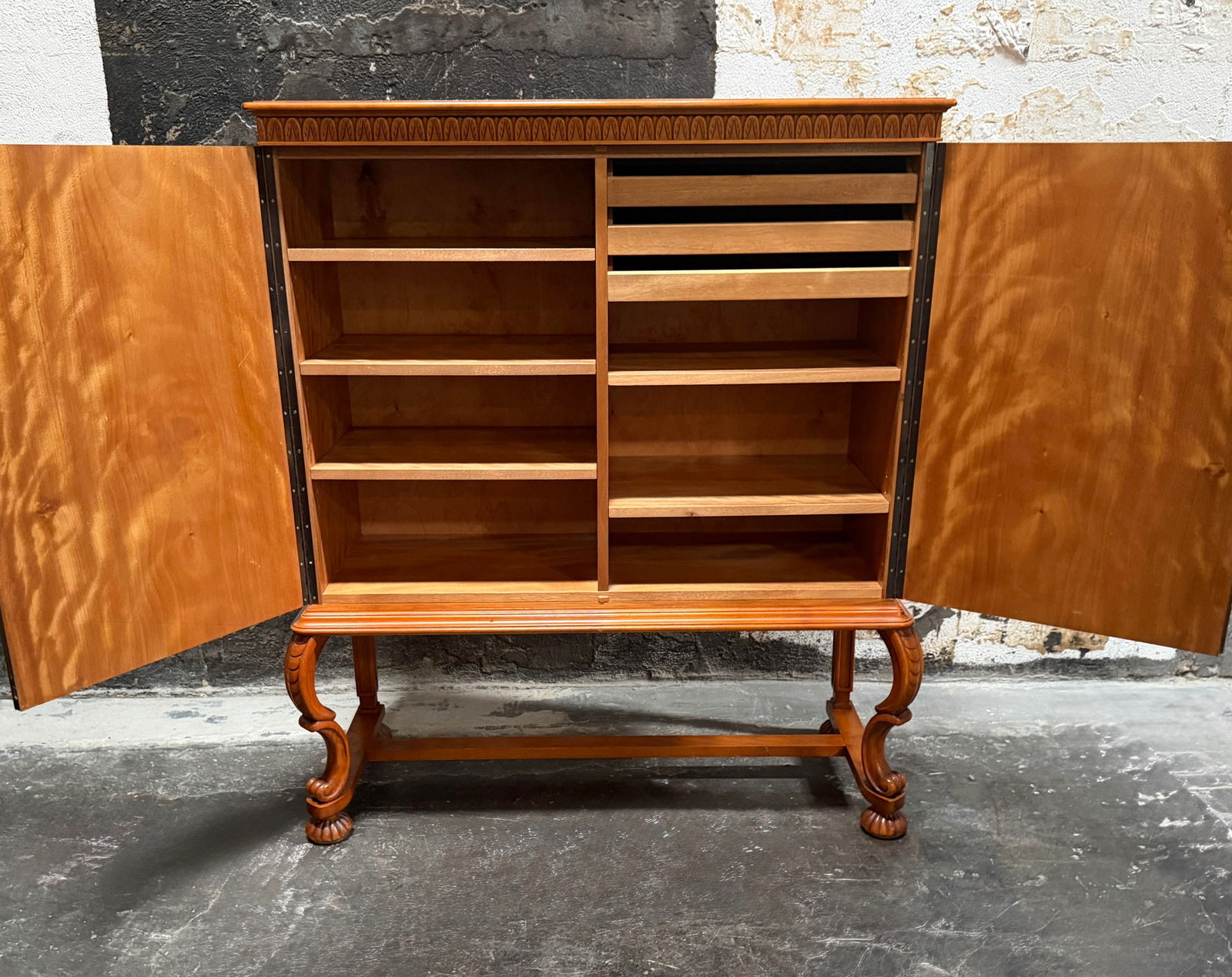 Swedish Grace Hand-Carved Antique Art Deco Bar or Storage Cabinet 1920s - 5