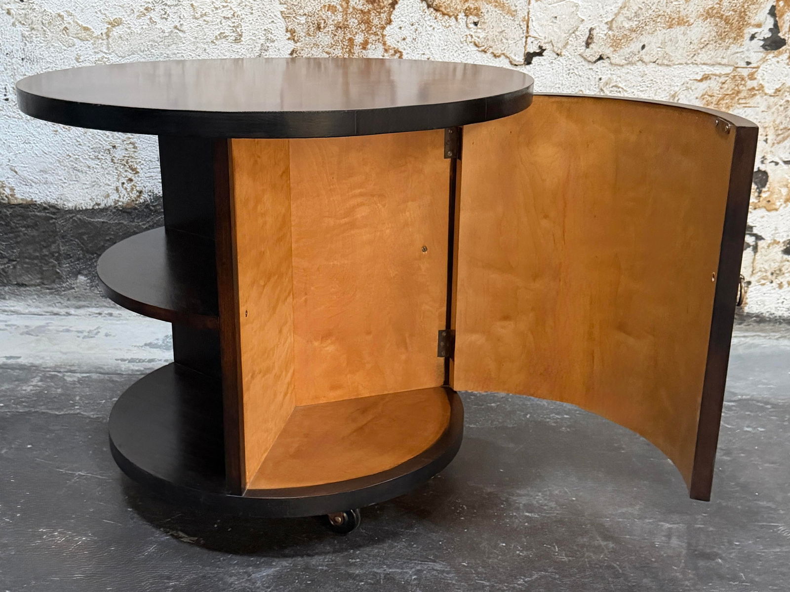 Swedish Grace Art Deco Round Rökbord Bar Cabinet / End Table by SMF Bodafors c.1930 - 7