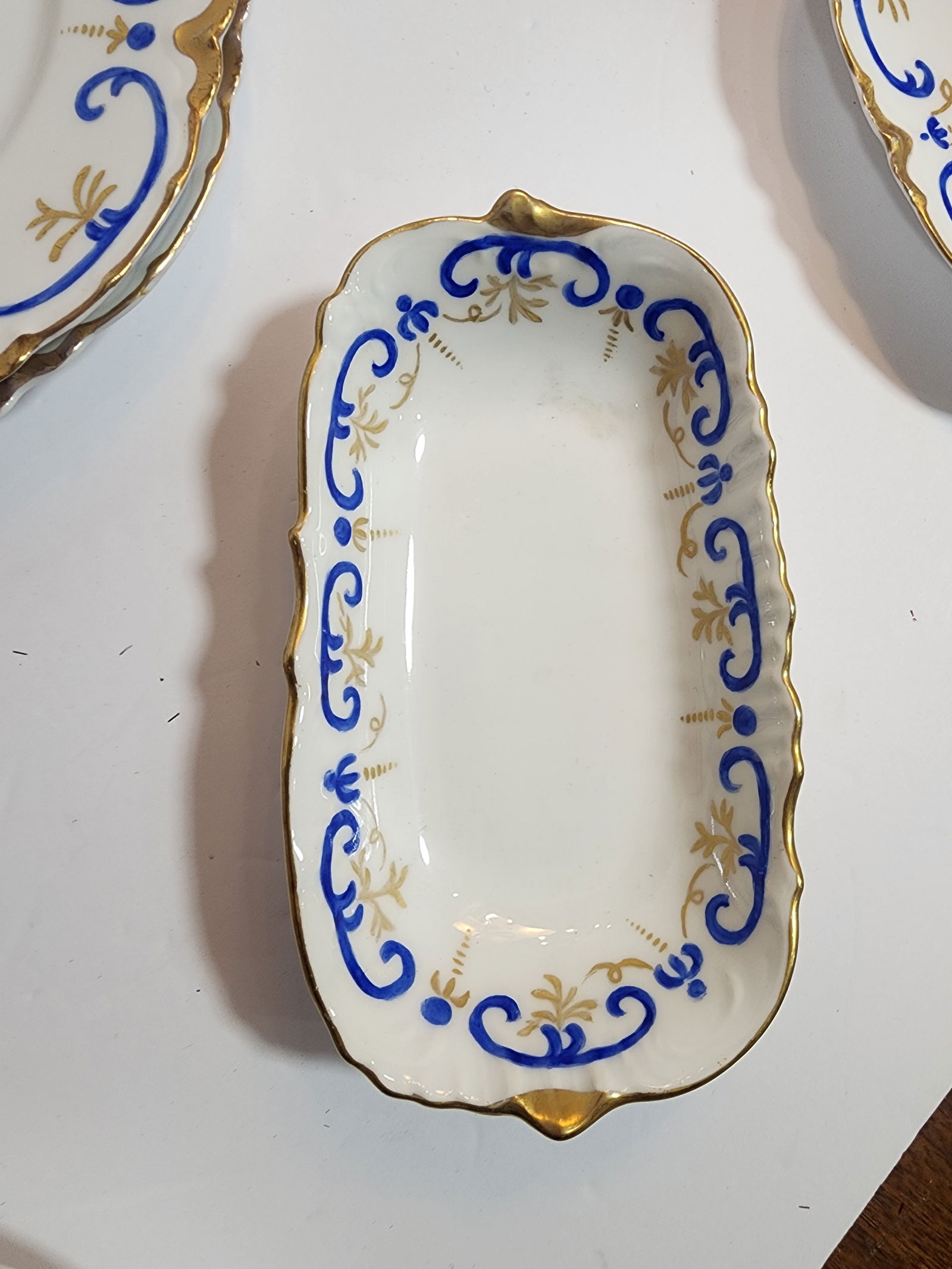 Late 19th Century Set of 6 Limoges Antique Hand Painted Dinner Plates and a Butter Dish. - 8