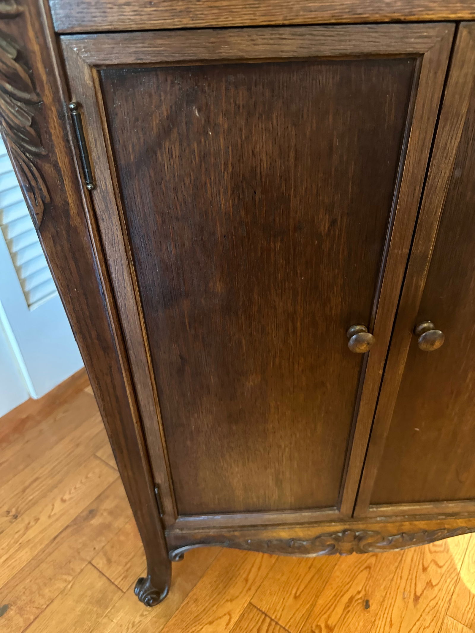 Antique Victrola Mini Bar - 11