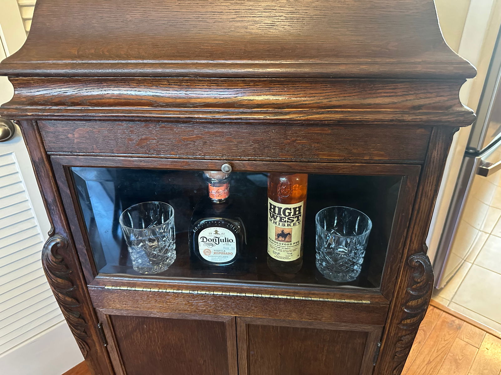 Antique Victrola Mini Bar - 12