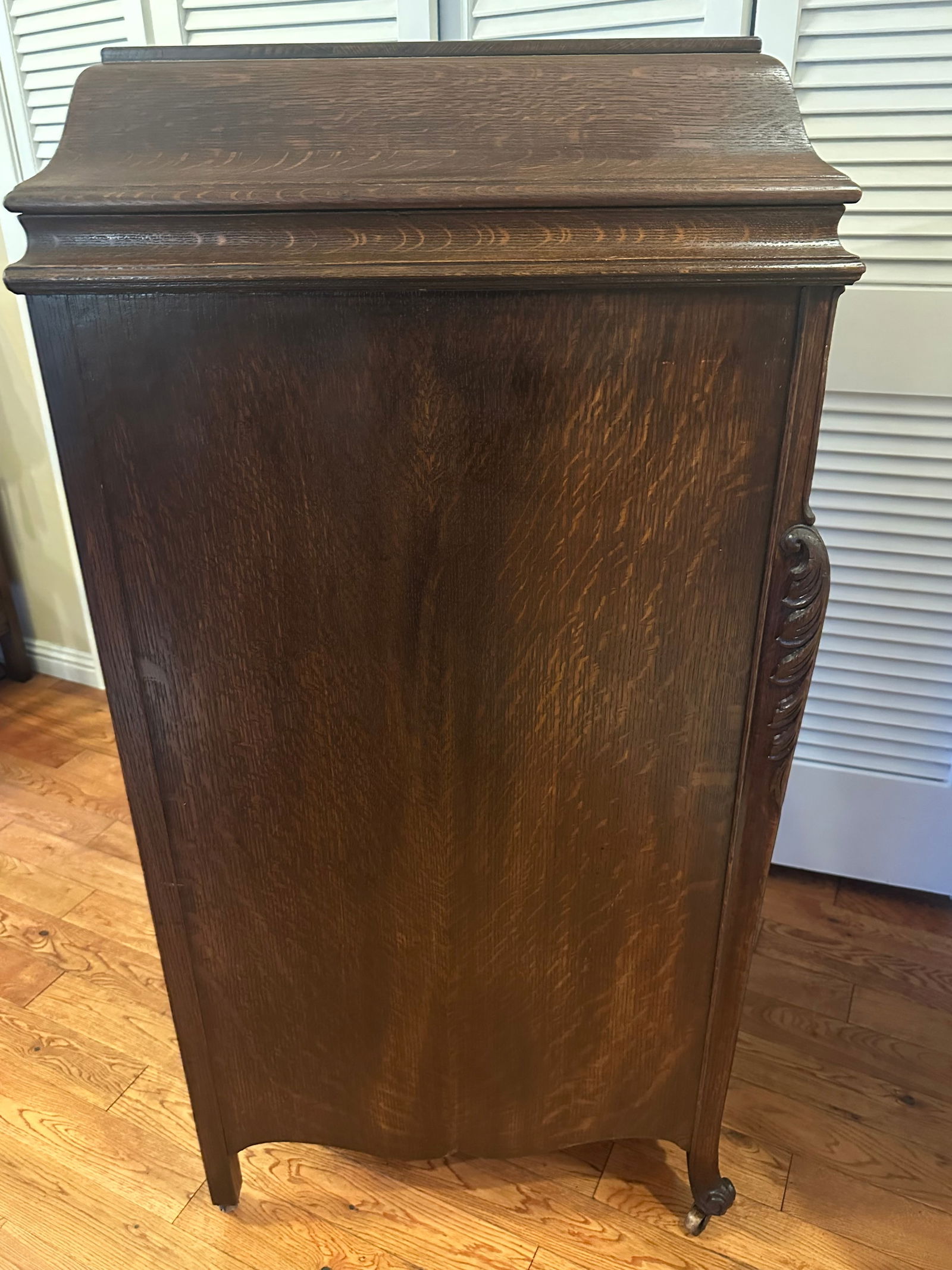 Antique Victrola Mini Bar - 15