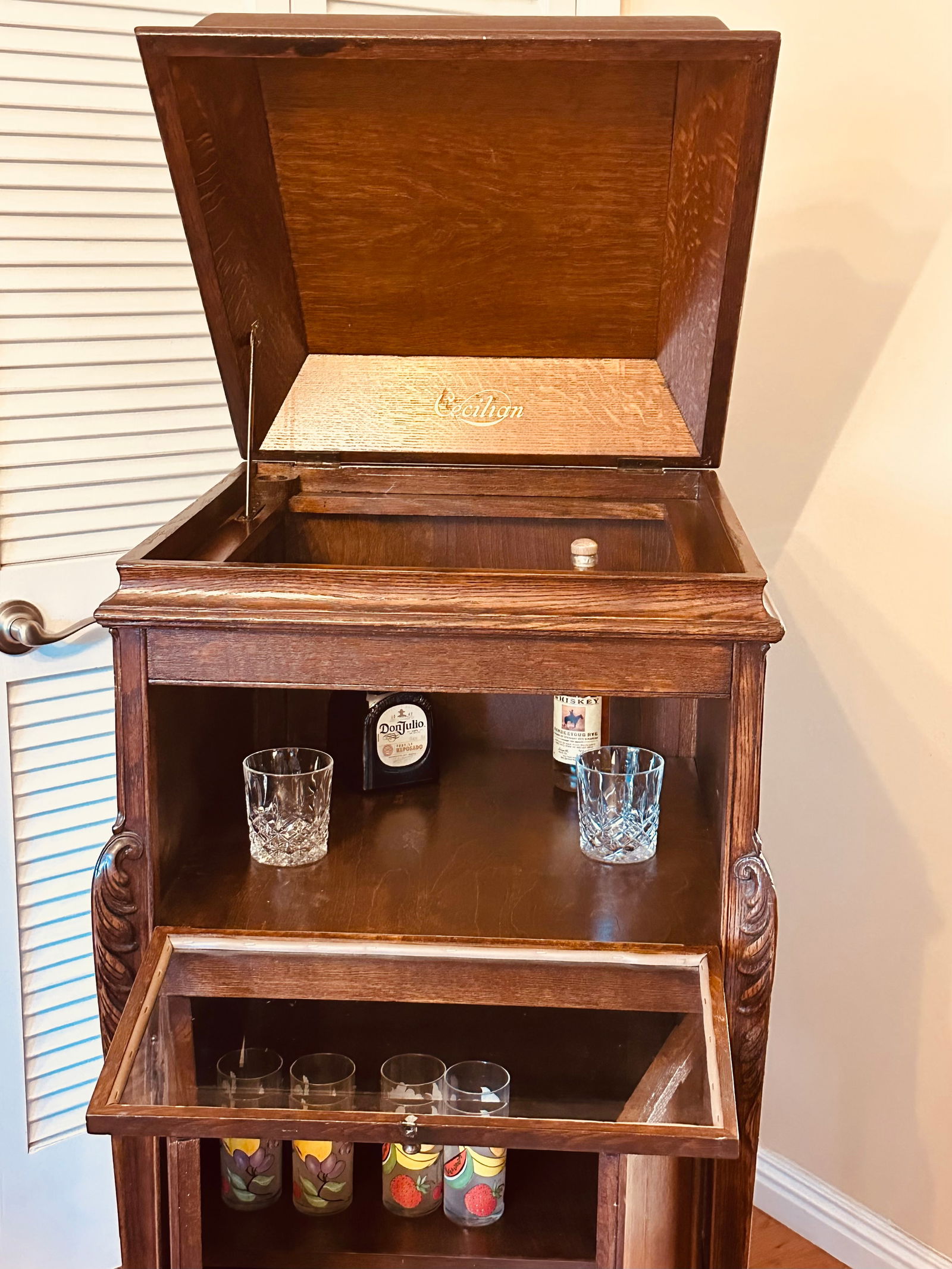 Antique Victrola Mini Bar - 16