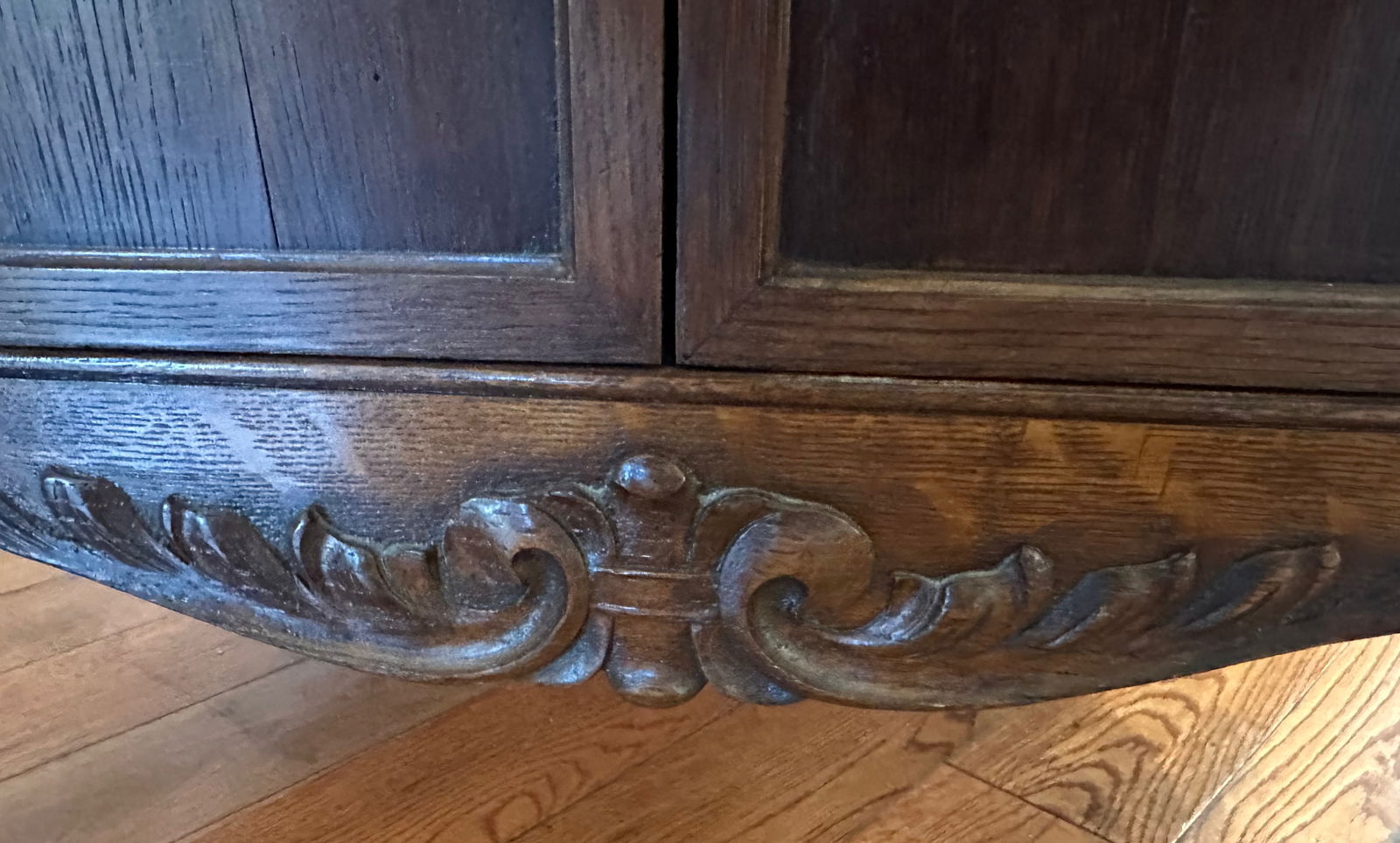 Antique Victrola Mini Bar - 4