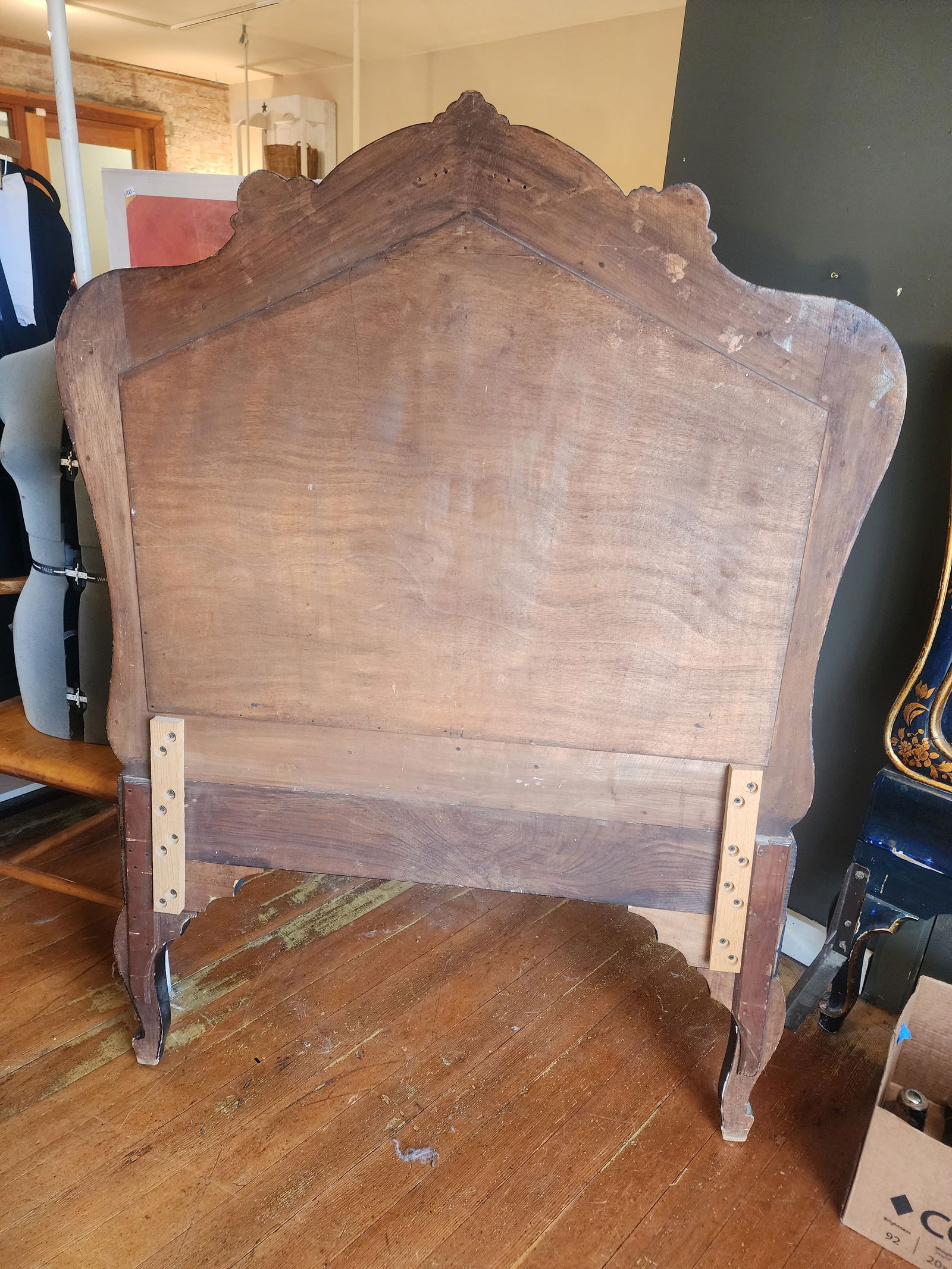 Incredible Pair of 19th Century Hand Painted Twin Beds. - 14