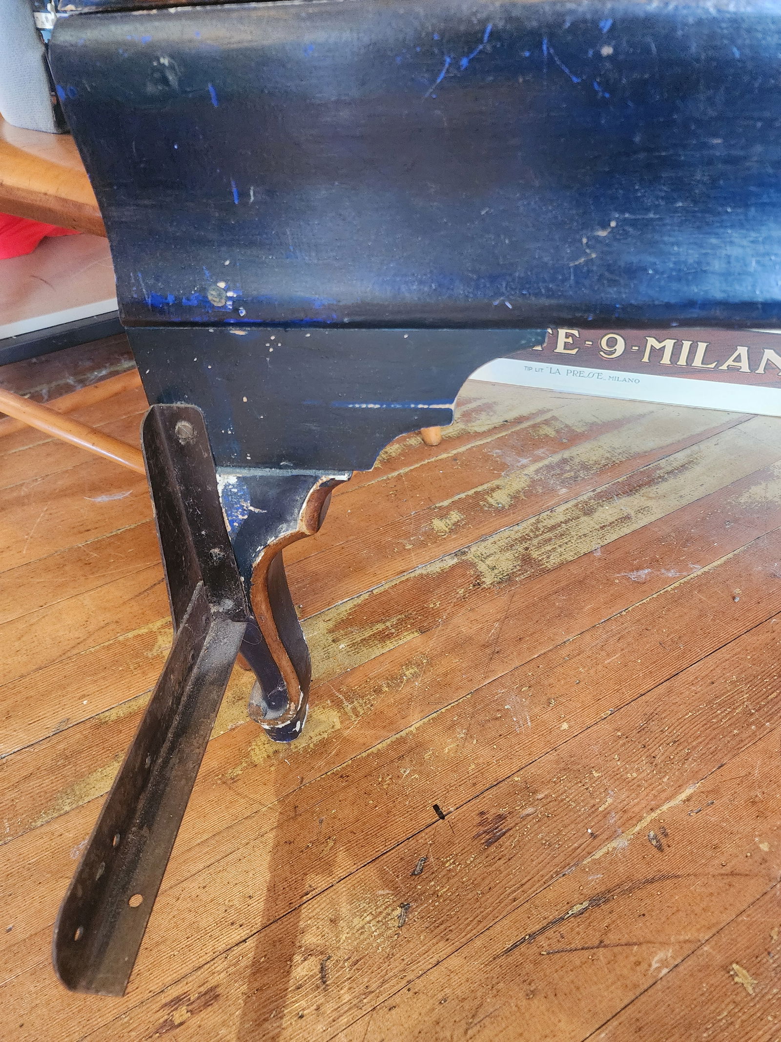 Incredible Pair of 19th Century Hand Painted Twin Beds. - 6