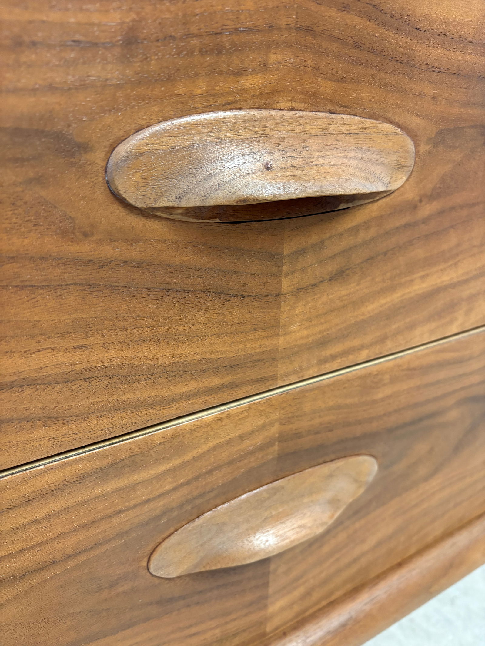 1960s Freshly Refinished Widdicomb Mid-Century Modern 6-Drawer Walnut Dresser – MCM Beauty! - 12