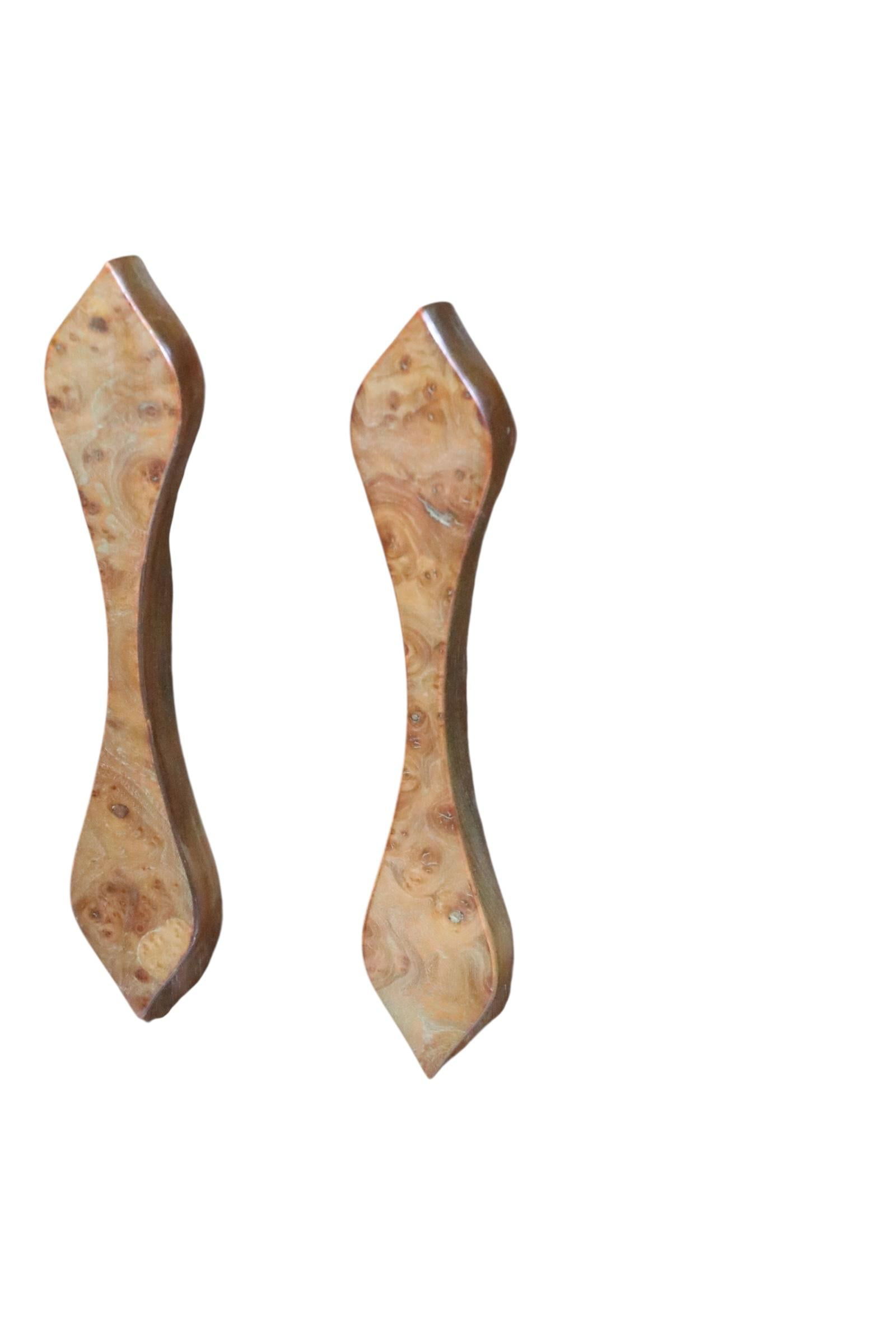 Mid Century Dresser With Burl Trim and Sculpted Legs and Drawer Pulls C 1950/60's - 9