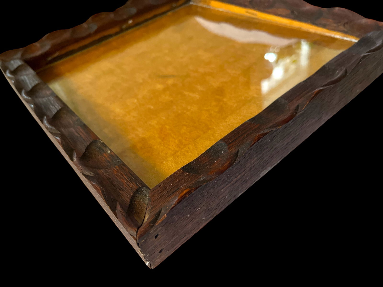 Vintage Hand-Carved Wooden Frame With Raised Scallop and Notched Detailing - 4