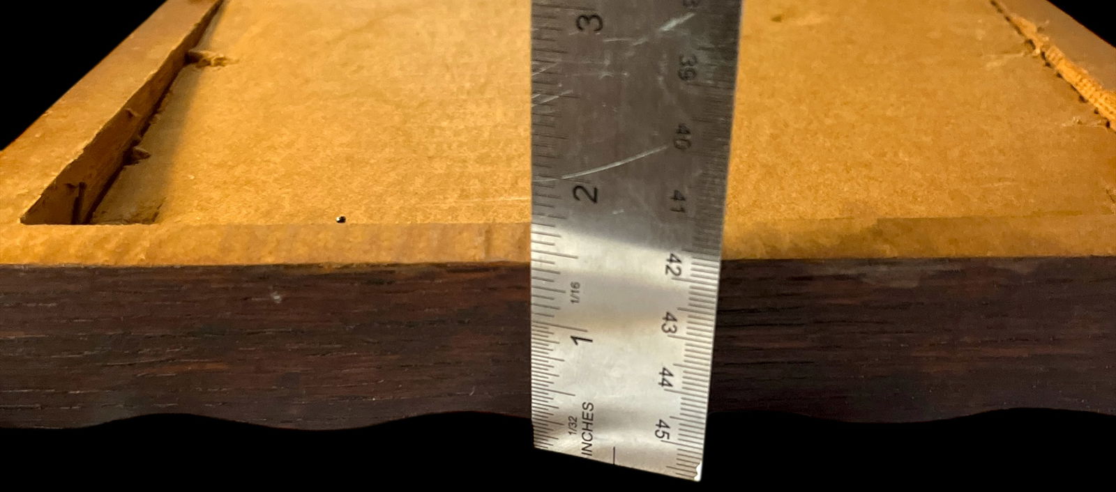 Vintage Hand-Carved Wooden Frame With Raised Scallop and Notched Detailing - 9