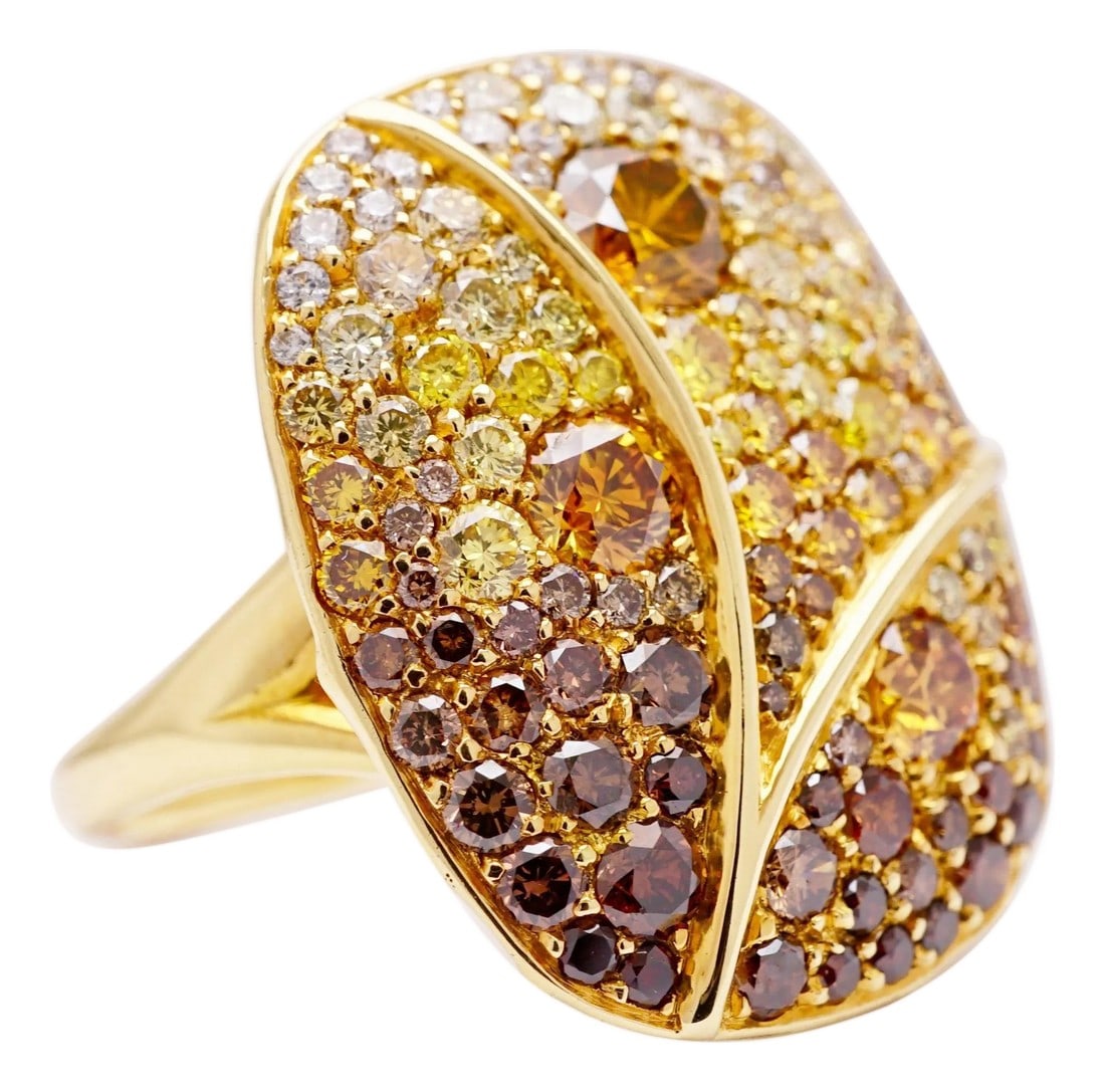 The Loch Fancy Colored Diamonds Simon Ardem New York Fall Collection Ring: Leaf Motif Diamond Ring with graduating Brown, Orange, Yellow and White Fancy Colored VVS-SI1 Diamonds, total of 3.80 carats. Total weight is 9.1 grams. Finger size is 6.5. Set in 18K Yellow gold.