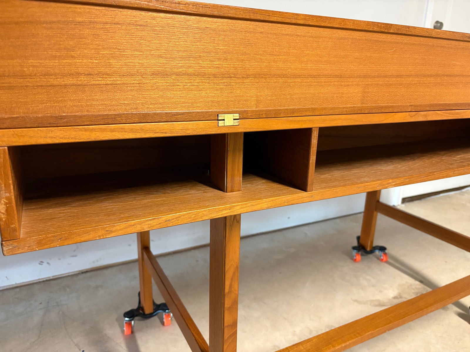 1960s Mid-Century Modern Danish Teak Flip-Top Desk by Peter LÃ¸vig Nielsen - 17