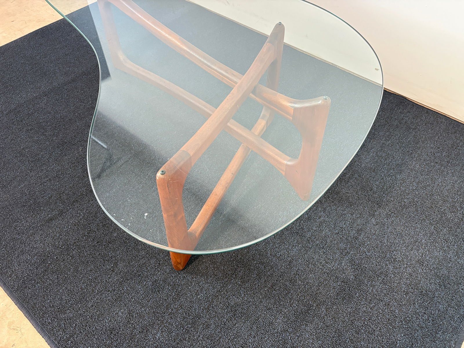 Attributed Vintage Amoeba Coffee Table Walnut Base Glass Top Mid-Century Modern Attributed to Adrian - 4