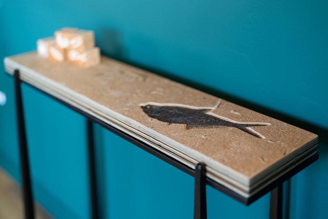 Small Fossil Console Table 5376t - 4