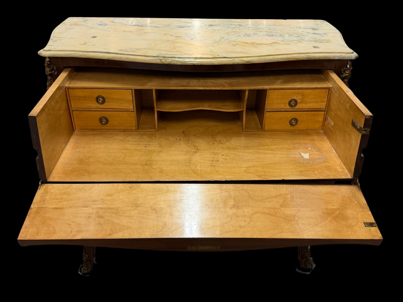Antique French Louis XV–Style Bombe Commode With Yellow Campan Marble Top - 5